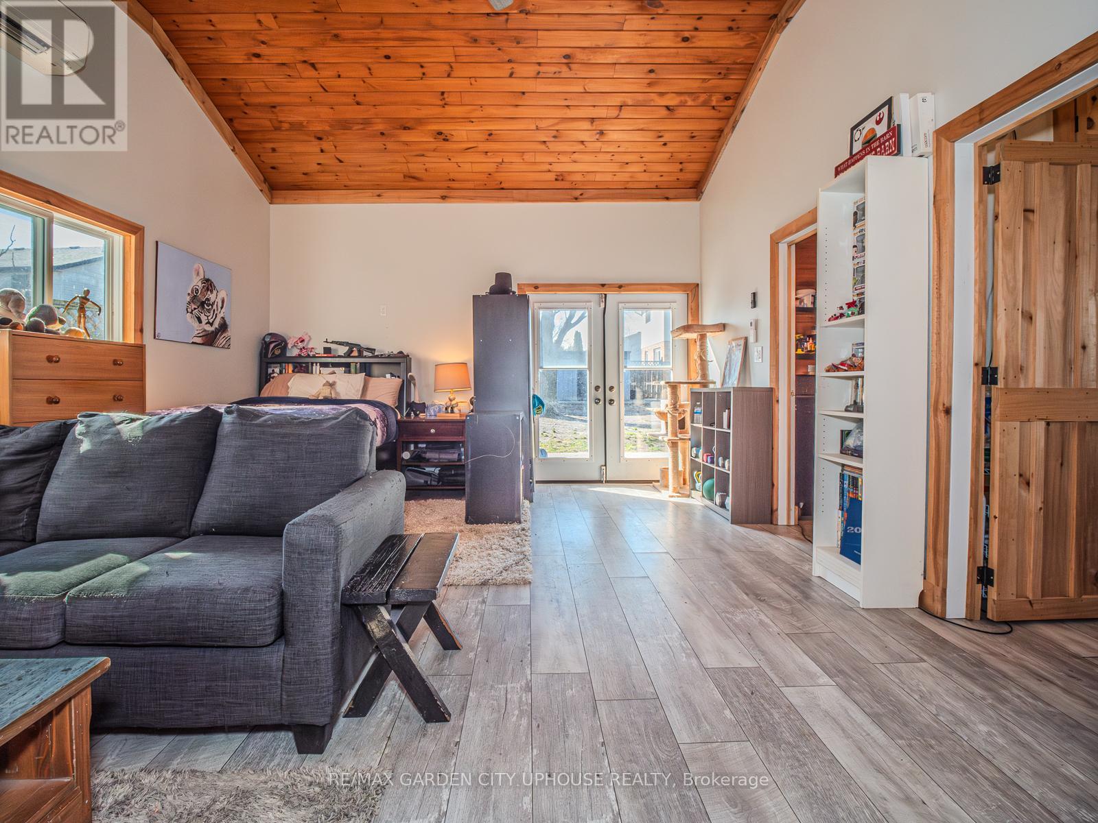 190 First Street Louth Street, St. Catharines, Ontario  L2S 0A6 - Photo 22 - X12940976