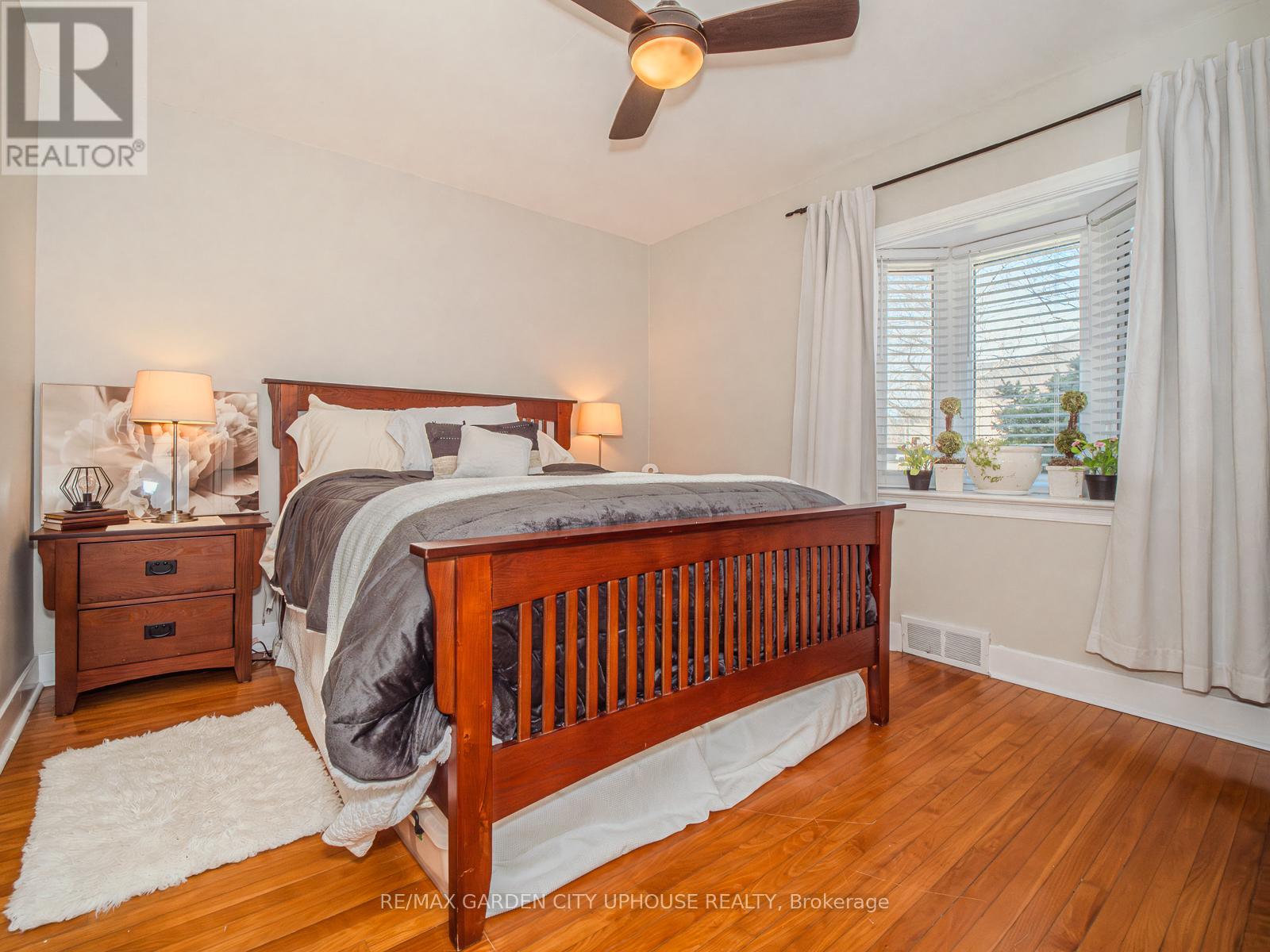 190 First Street Louth Street, St. Catharines, Ontario  L2S 0A6 - Photo 9 - X12940976