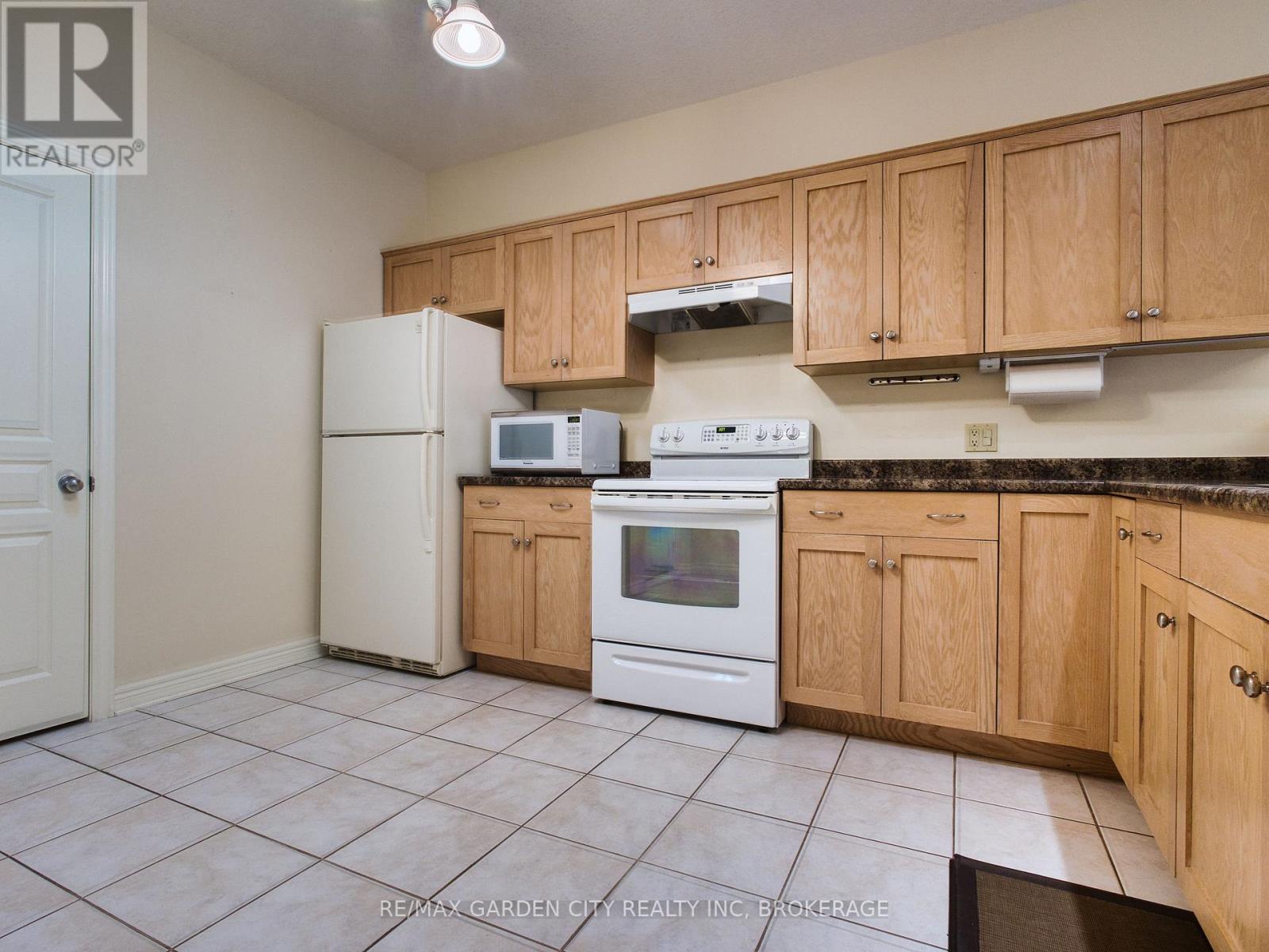 39 Vintners Lane, Grimsby, Ontario  L3M 5N7 - Photo 13 - X12942418