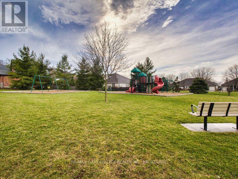 39 Vintners Lane, Grimsby, Ontario  L3M 5N7 - Photo 39 - X12942418