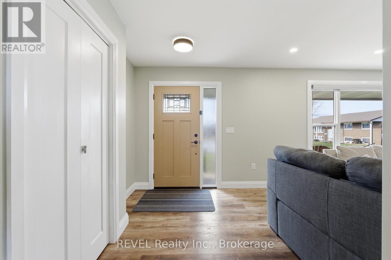 21 Lena Crescent, Port Colborne, Ontario  L3K 5X3 - Photo 4 - X12942496