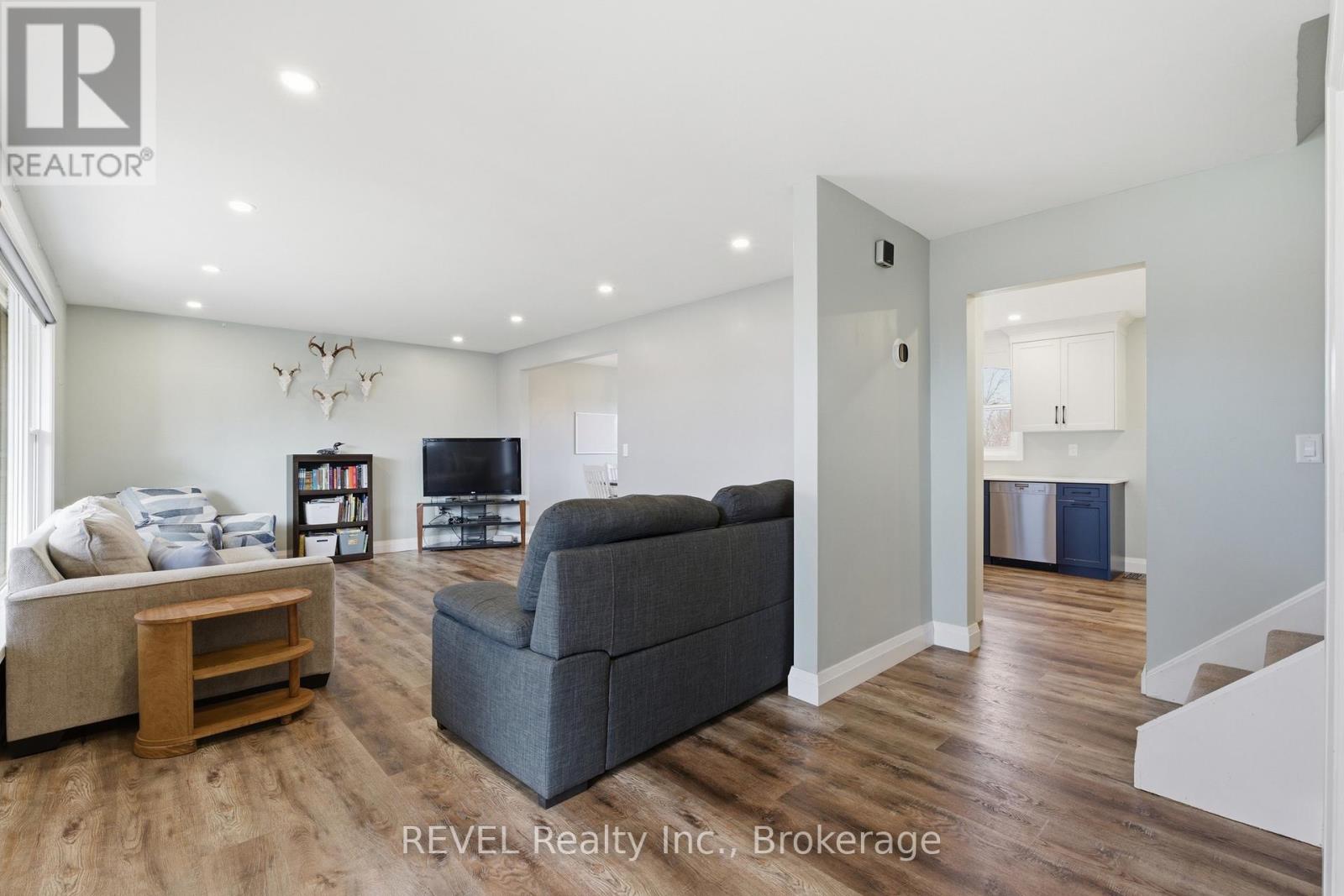 21 Lena Crescent, Port Colborne, Ontario  L3K 5X3 - Photo 5 - X12942496