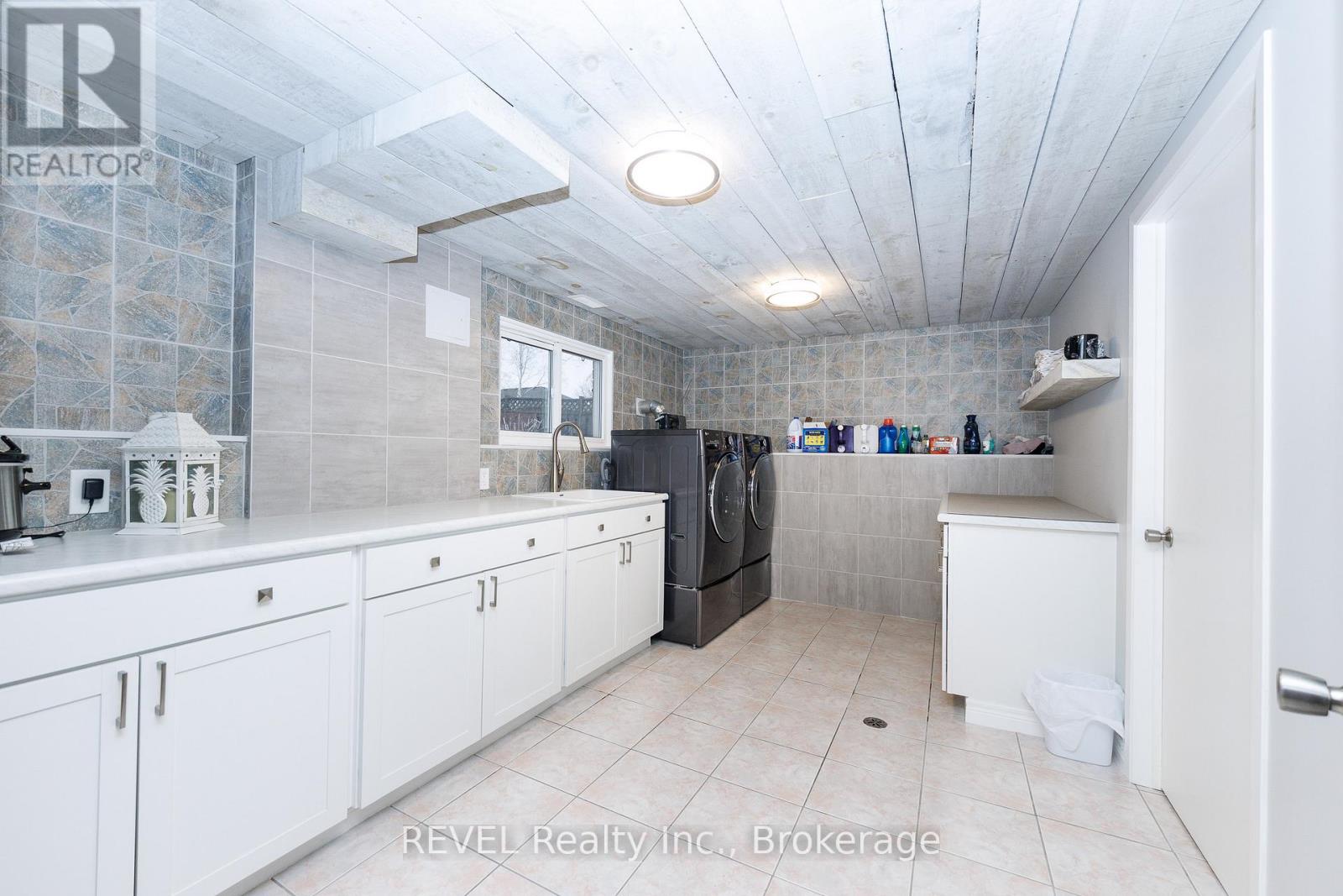 323 Barrick Road, Port Colborne, Ontario  L3K 4B6 - Photo 27 - X12942542