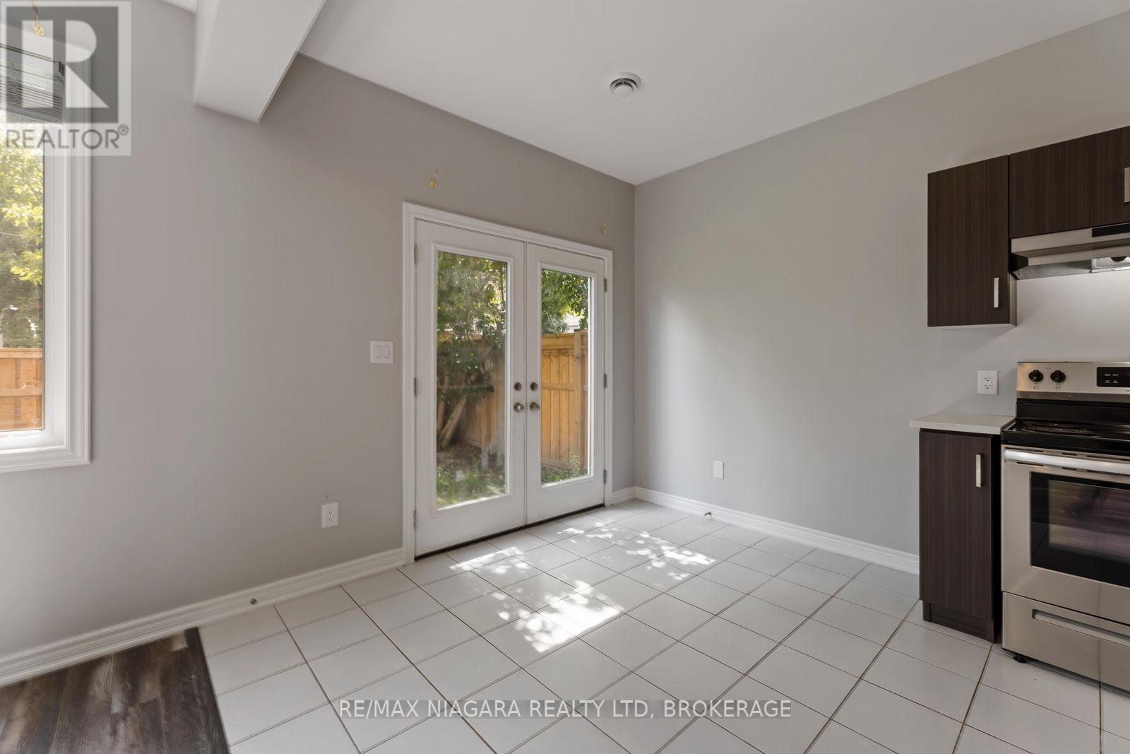 81 Grove Street, Welland, Ontario  L3B 4B3 - Photo 10 - X12942864