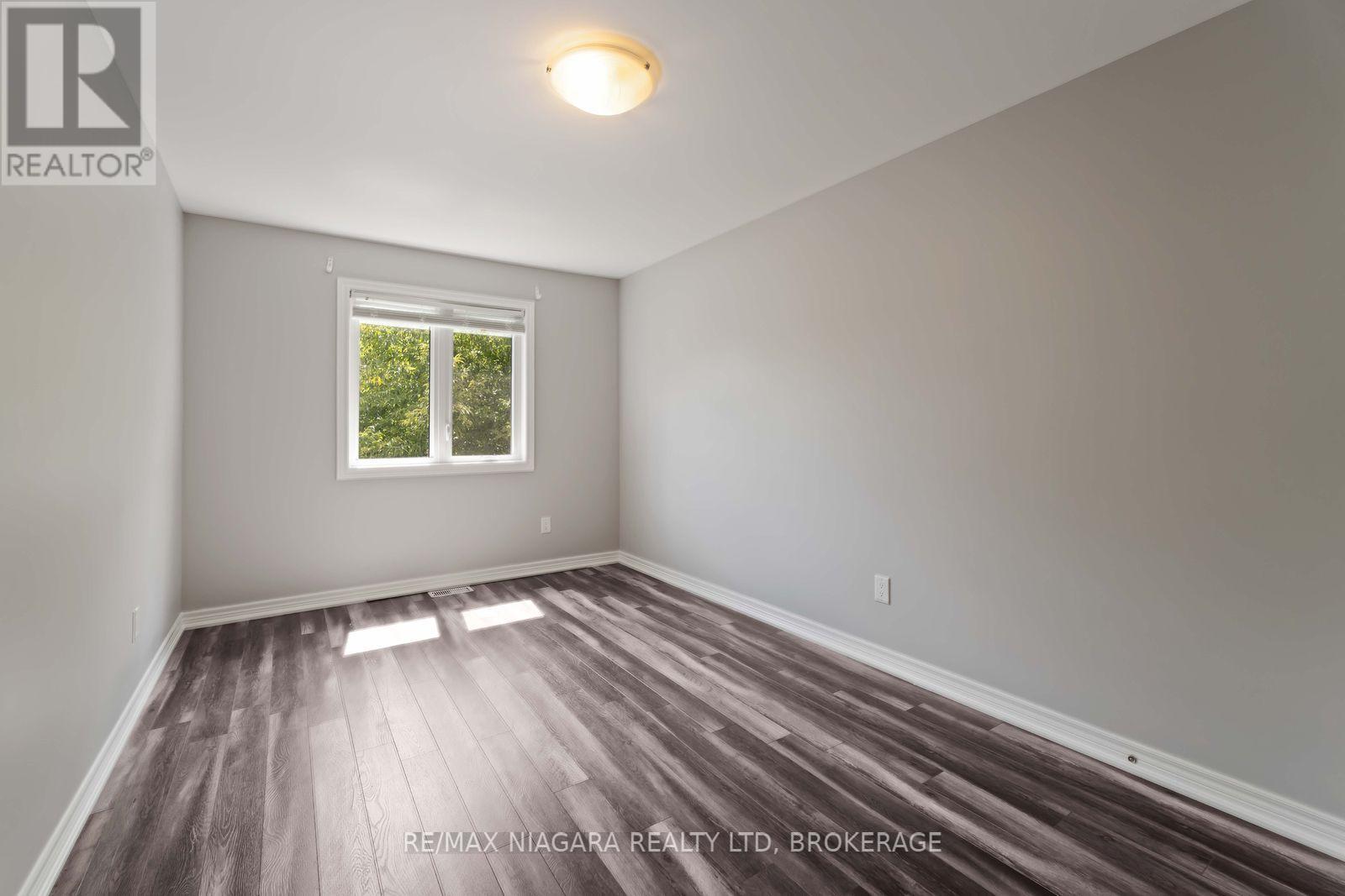81 Grove Street, Welland, Ontario  L3B 4B3 - Photo 17 - X12942864