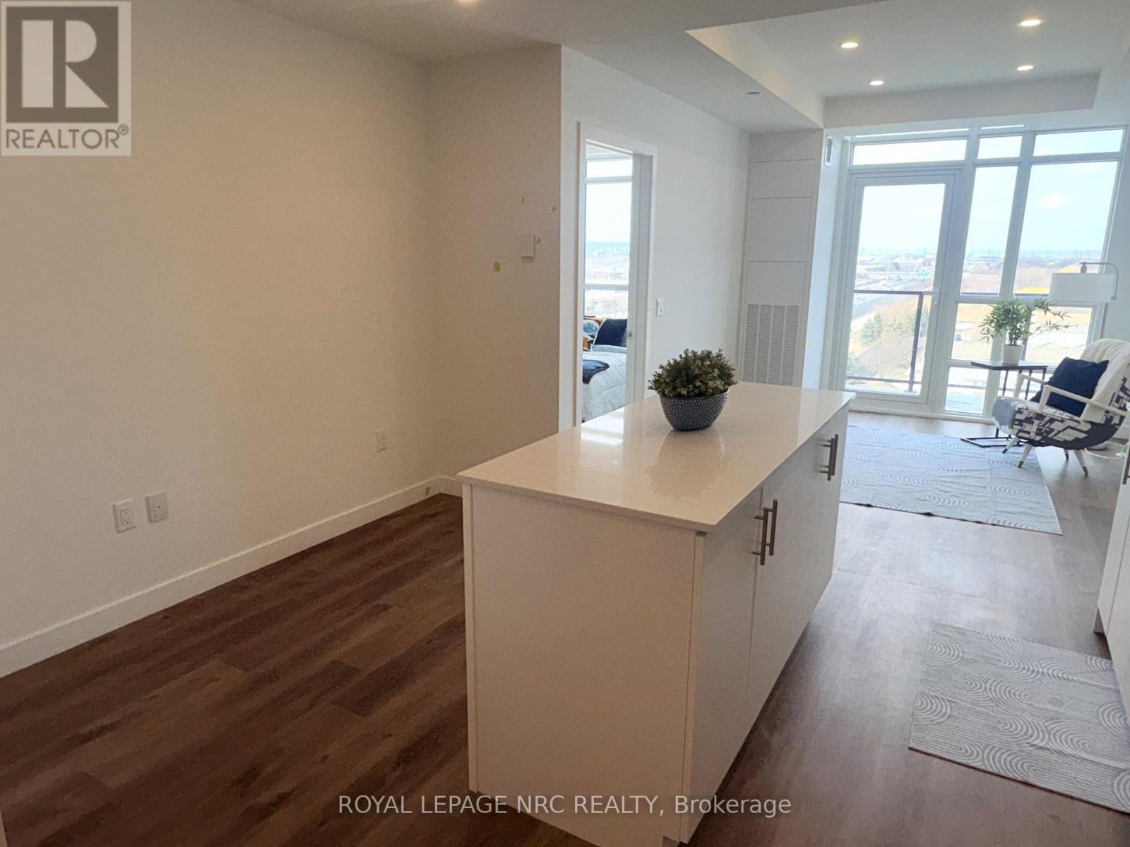 921 - 461 Green Road, Hamilton, Ontario  L8E 0L5 - Photo 6 - X12942978