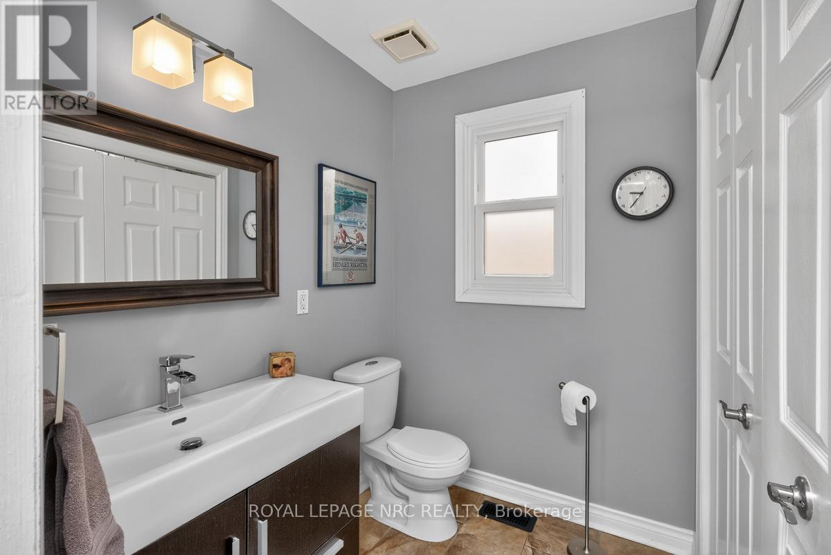 20 Cheritan Court, St. Catharines, Ontario  L2N 7J8 - Photo 4 - X12948022