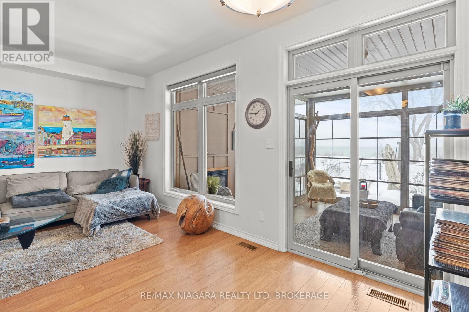 1069 Beach Boulevard, Hamilton, Ontario  L8H 6Z9 - Photo 10 - X12950128