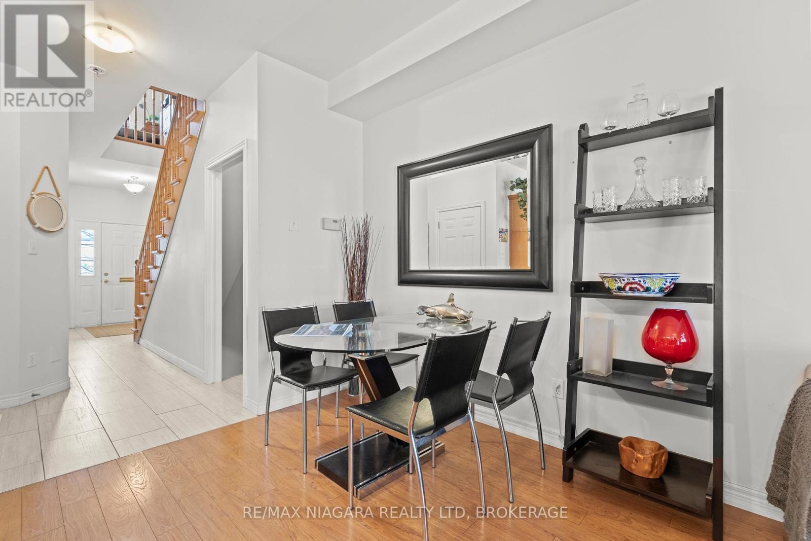 1069 Beach Boulevard, Hamilton, Ontario  L8H 6Z9 - Photo 12 - X12950128