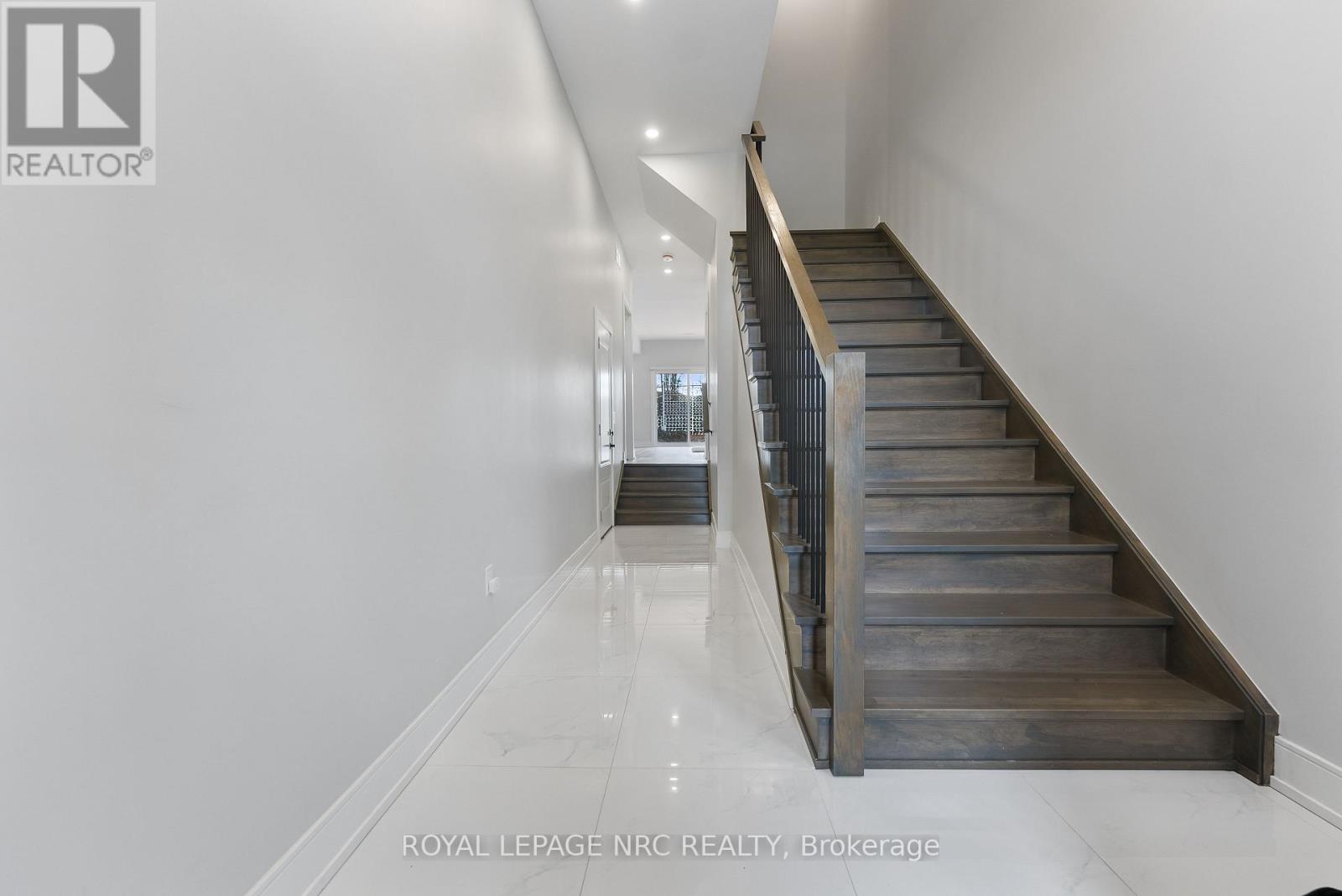 318 River Road, Welland, Ontario  L3B 2S4 - Photo 3 - X12950208