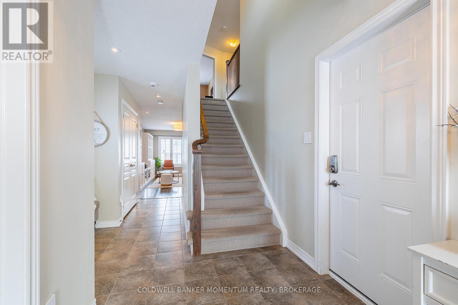 19 Kenmar Court, St. Catharines, Ontario  L2P 0E4 - Photo 6 - X12950486