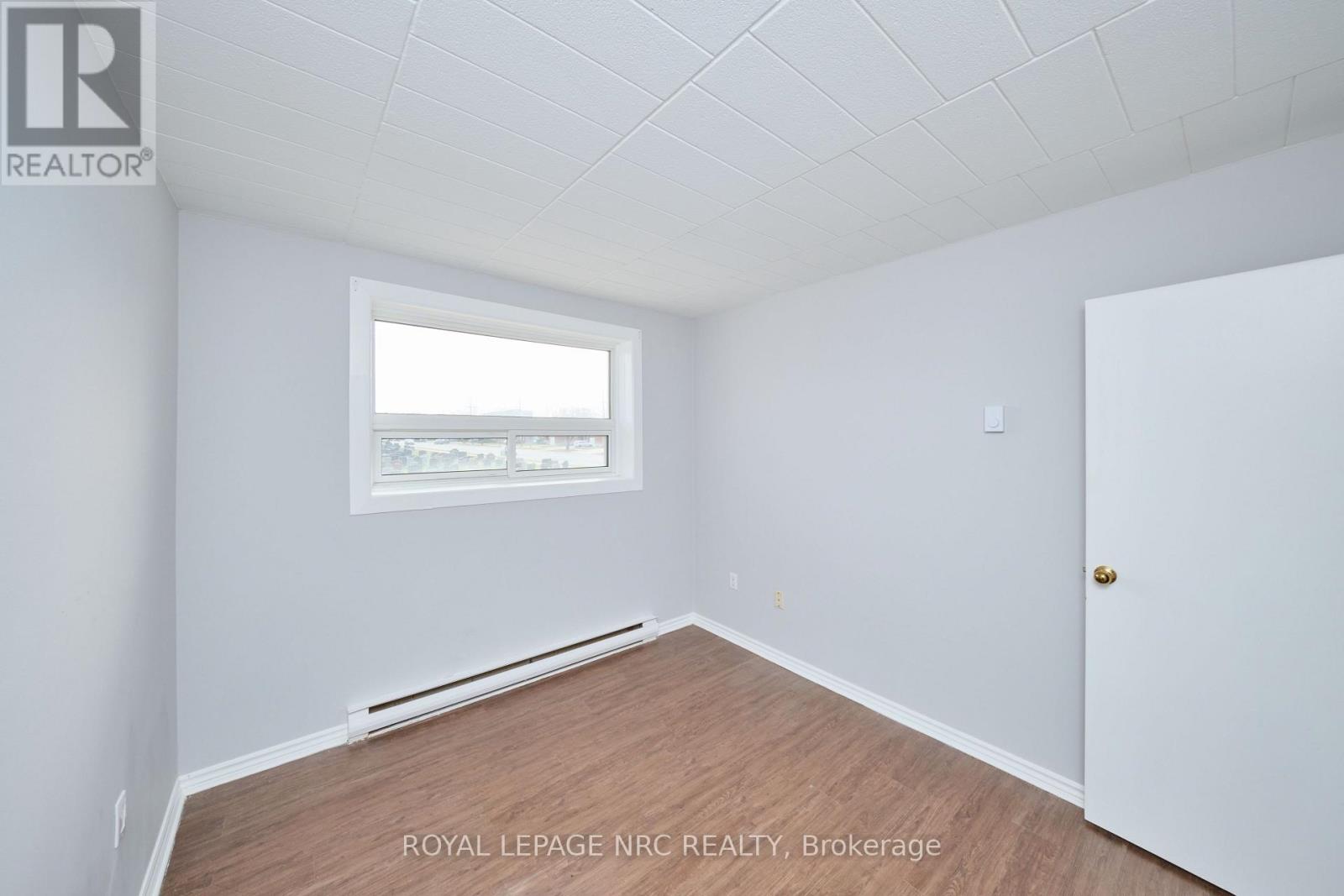15 - 90 Woodlawn Road, Welland, Ontario  L3C 3J5 - Photo 12 - X12950658