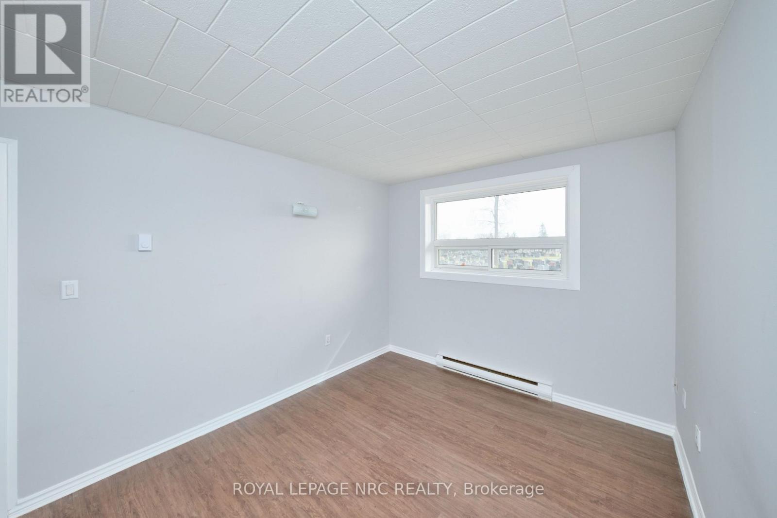 15 - 90 Woodlawn Road, Welland, Ontario  L3C 3J5 - Photo 15 - X12950658