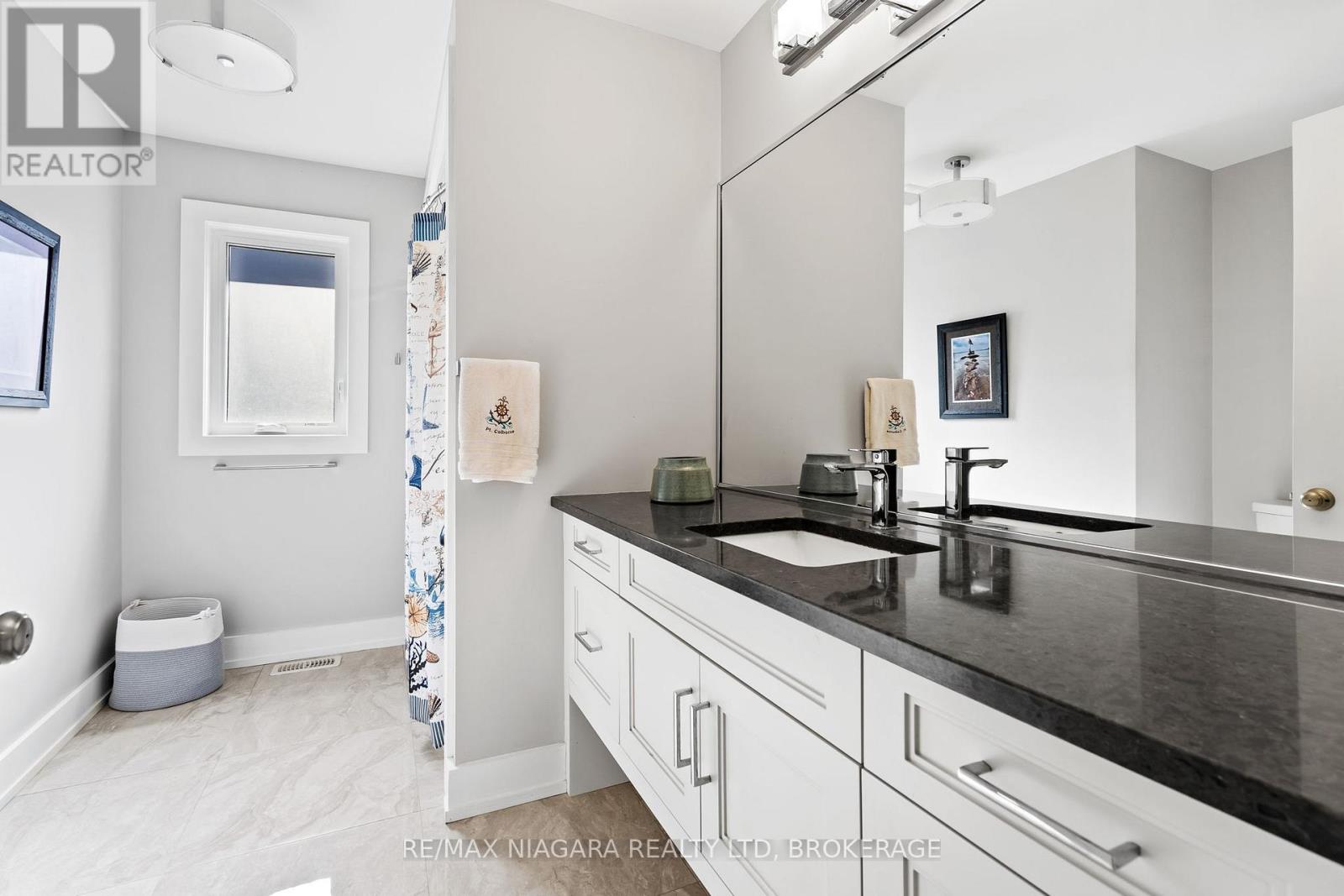 30 Renfield Street, Port Colborne, Ontario  L3K 0A7 - Photo 3 - X12950730