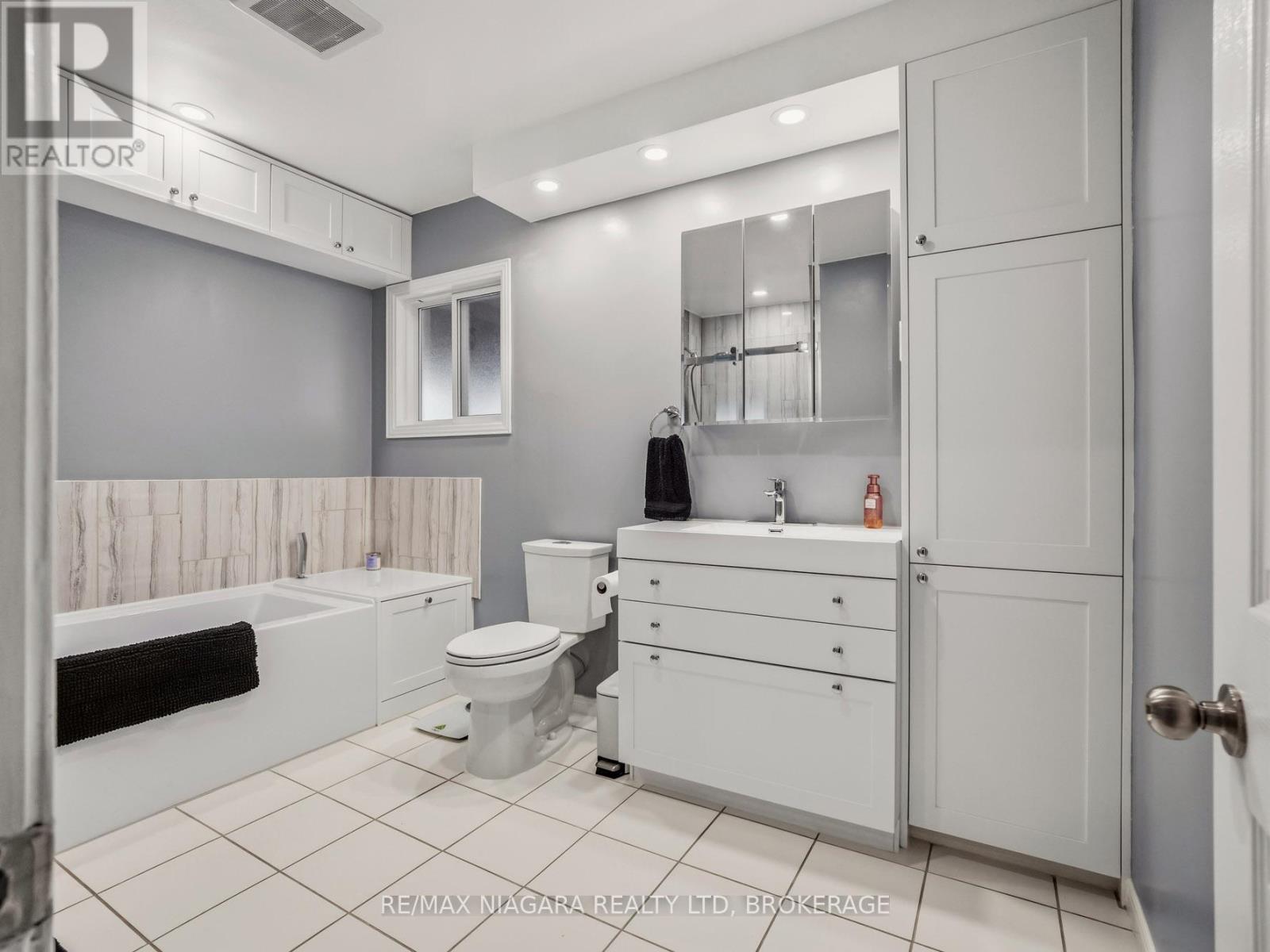 198 Murray Street, Fort Erie, Ontario  L2A 2B6 - Photo 15 - X12953540