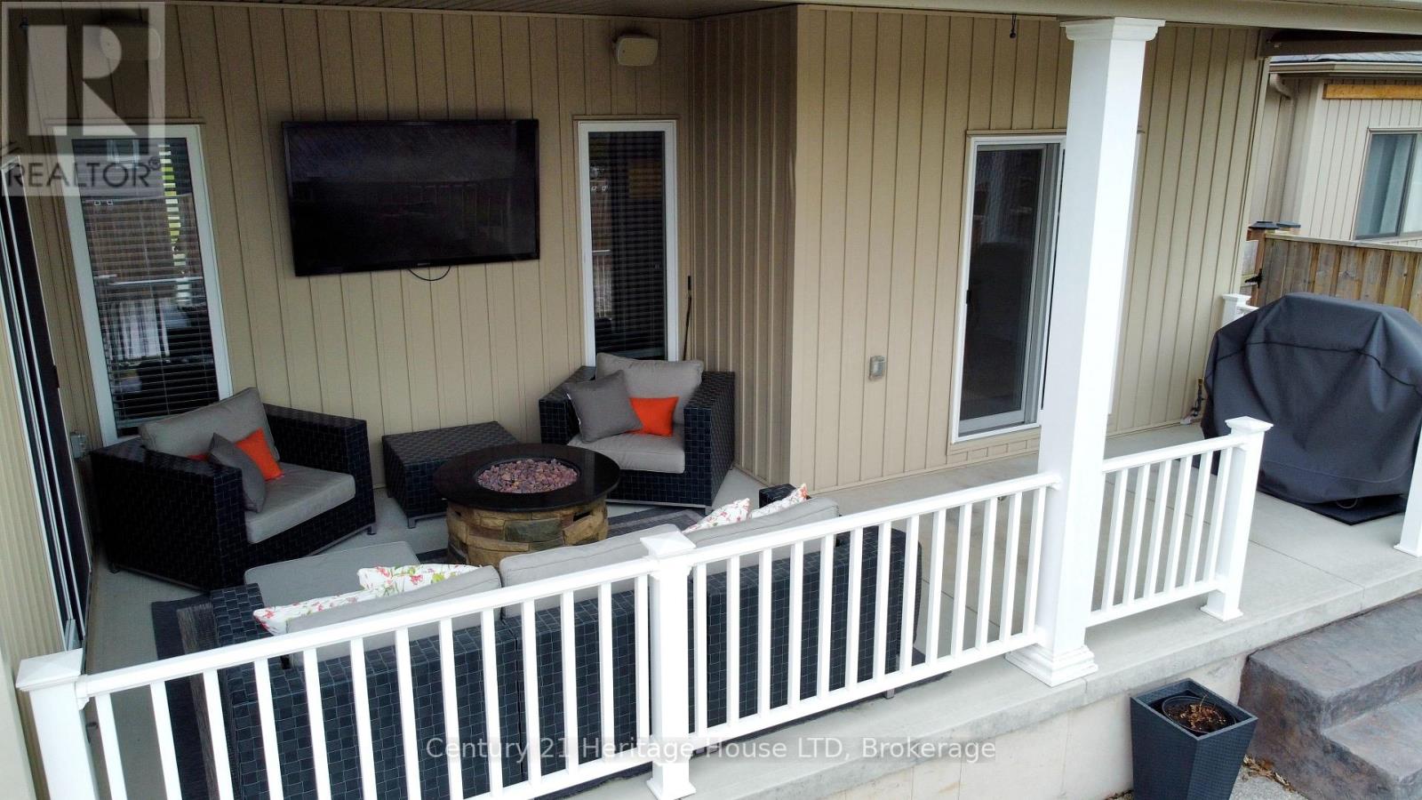 3984 Village Creek Drive, Fort Erie, Ontario  L0S 1S0 - Photo 4 - X12953950