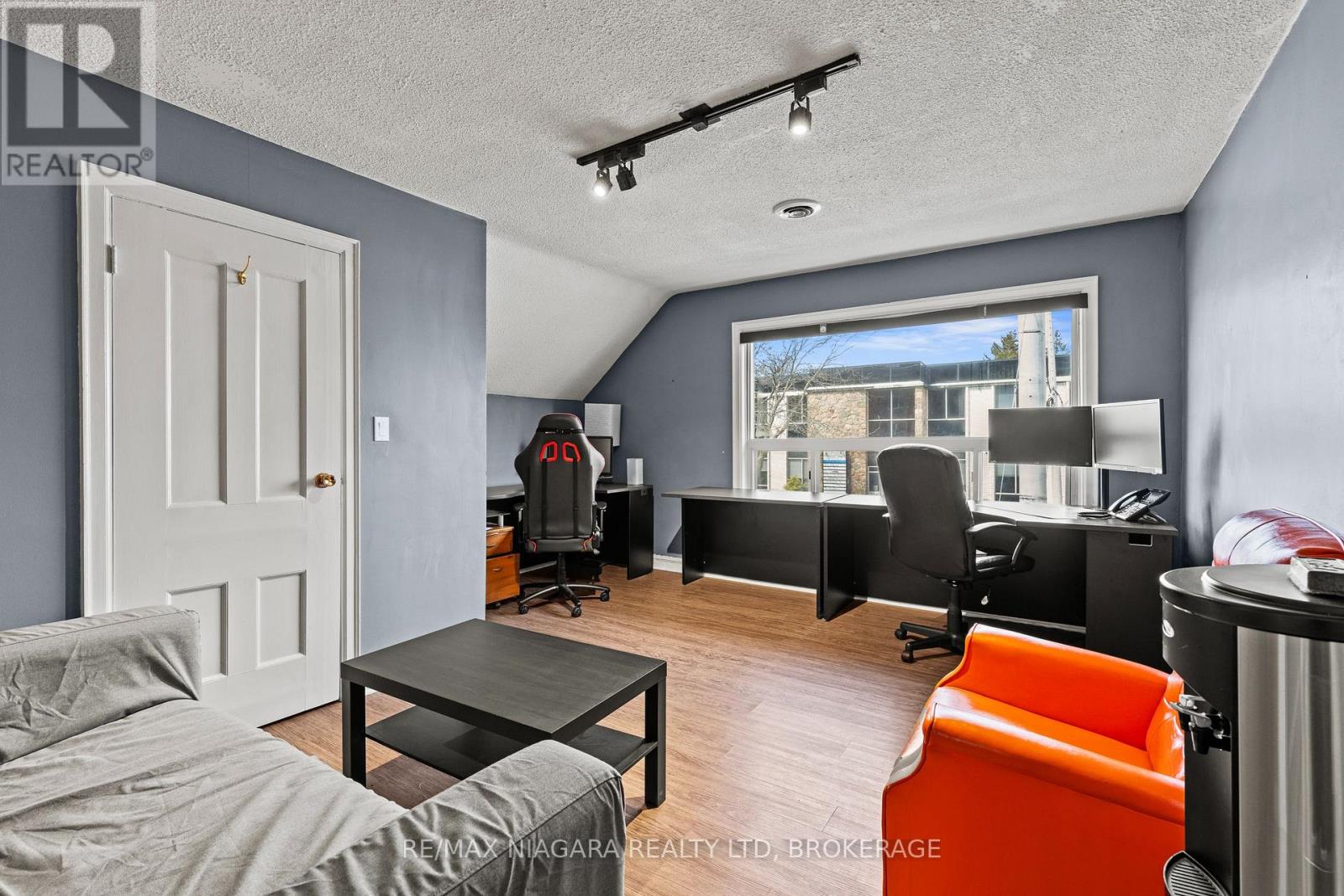 196 King Street, St. Catharines, Ontario  L2R 3J7 - Photo 13 - X12954136