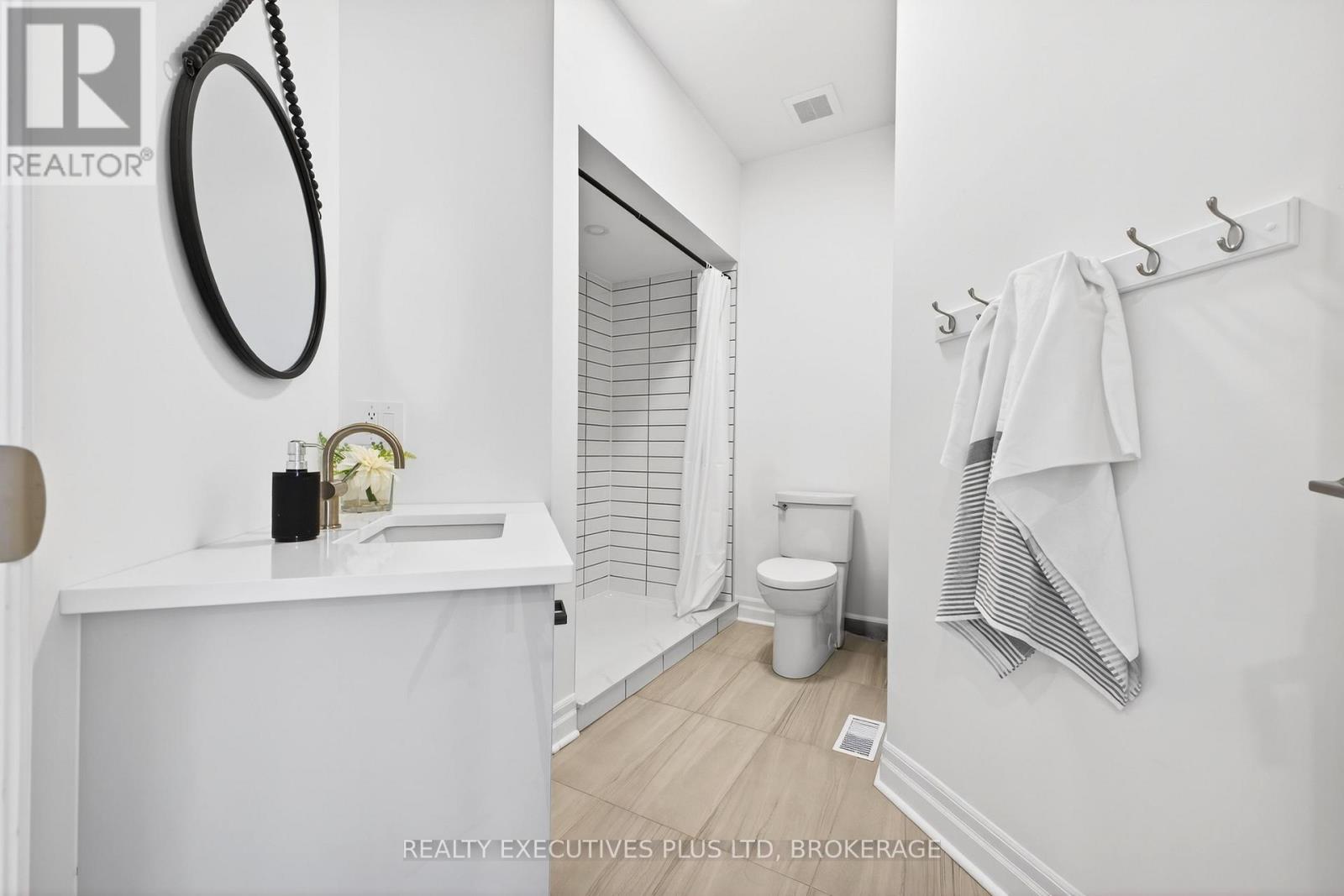 7446 Parkside Road, Niagara Falls, Ontario  L2H 3V9 - Photo 9 - X12954188