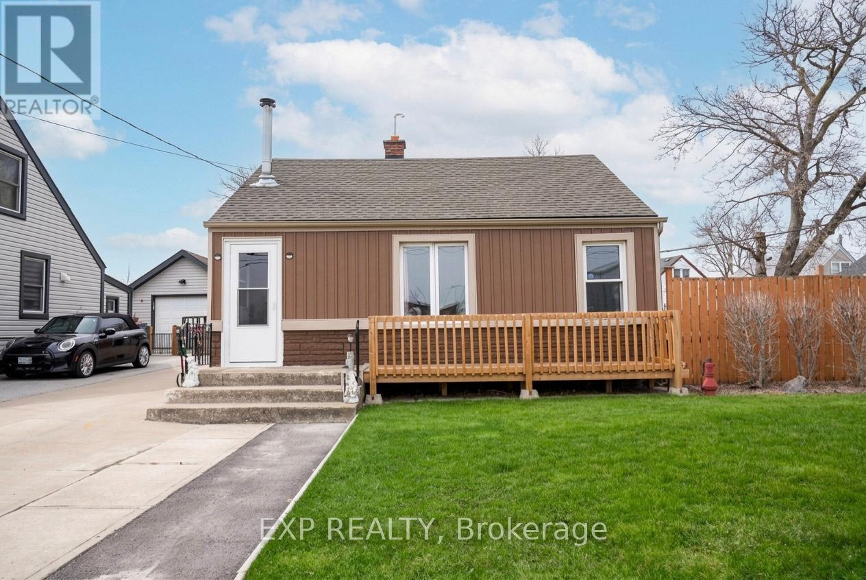 125 Grantham Avenue S, St. Catharines, Ontario  L2P 3H3 - Photo 2 - X12954488