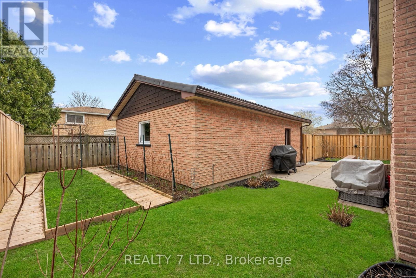 6479 Burwood Avenue, Niagara Falls, Ontario  L2H 1Z6 - Photo 24 - X12959206