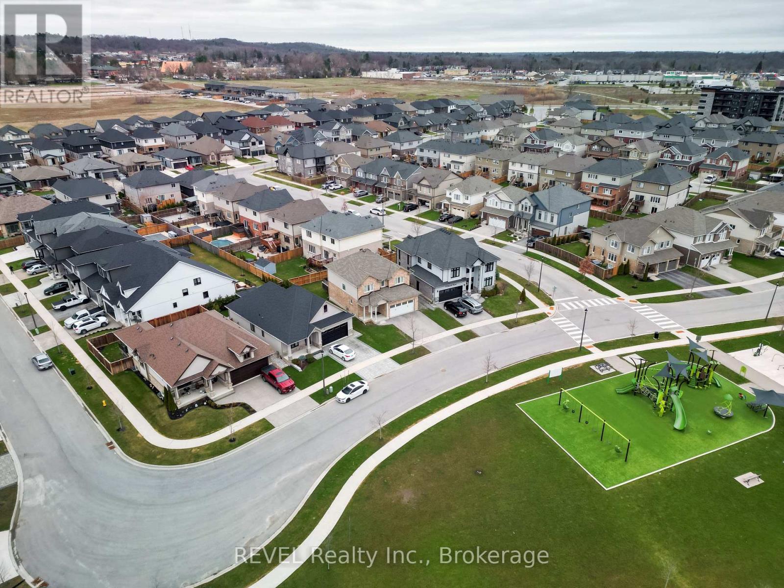 29 Bergenstein Crescent, Pelham, Ontario  L0S 1E6 - Photo 3 - X12960824