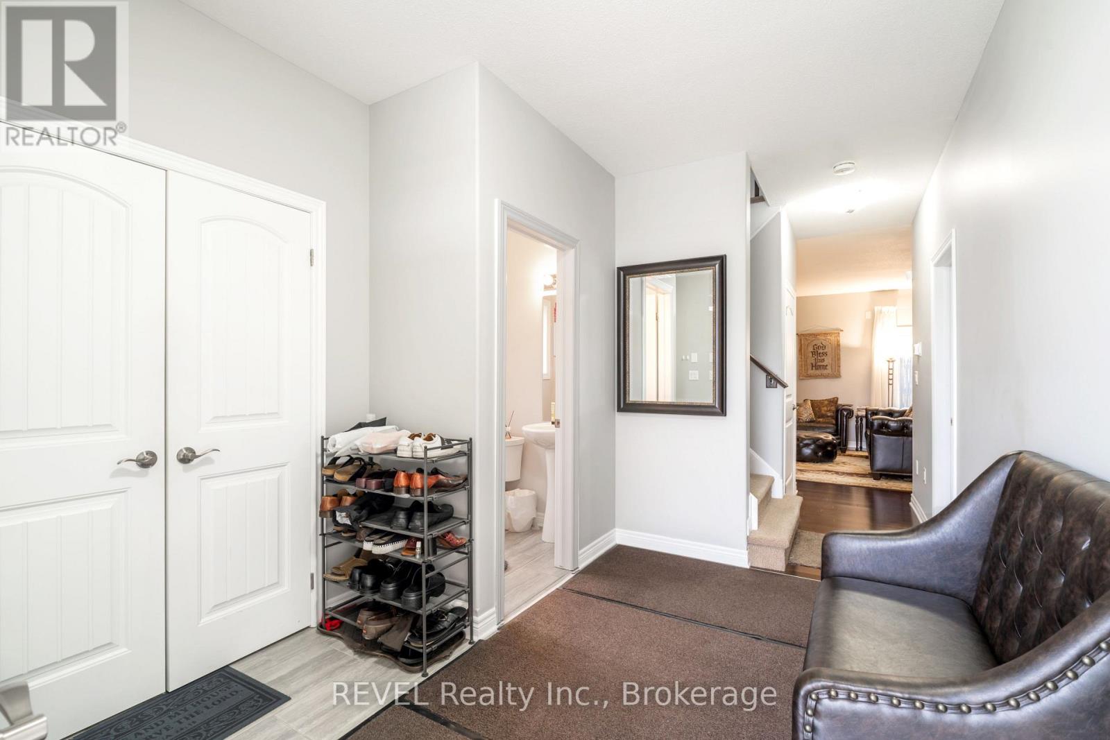 29 Bergenstein Crescent, Pelham, Ontario  L0S 1E6 - Photo 7 - X12960824