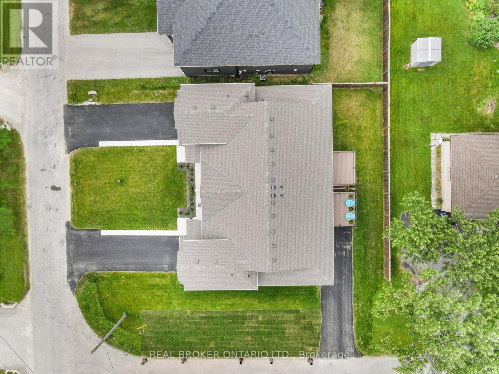 44 Topham Boulevard, Welland, Ontario  L3C 3G2 - Photo 3 - X12961366