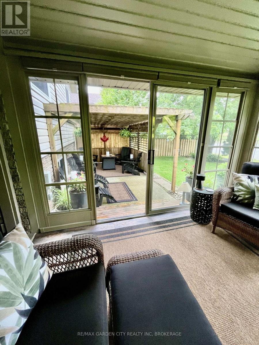 7059 Parkside Road, Niagara Falls, Ontario  L2H 3L6 - Photo 5 - X12962606