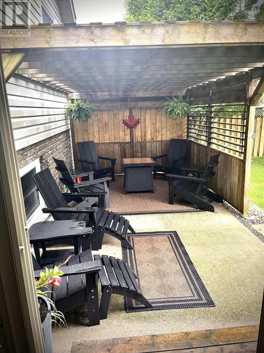 7059 Parkside Road, Niagara Falls, Ontario  L2H 3L6 - Photo 6 - X12962606