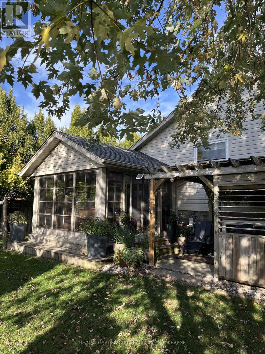 7059 Parkside Road, Niagara Falls, Ontario  L2H 3L6 - Photo 7 - X12962606