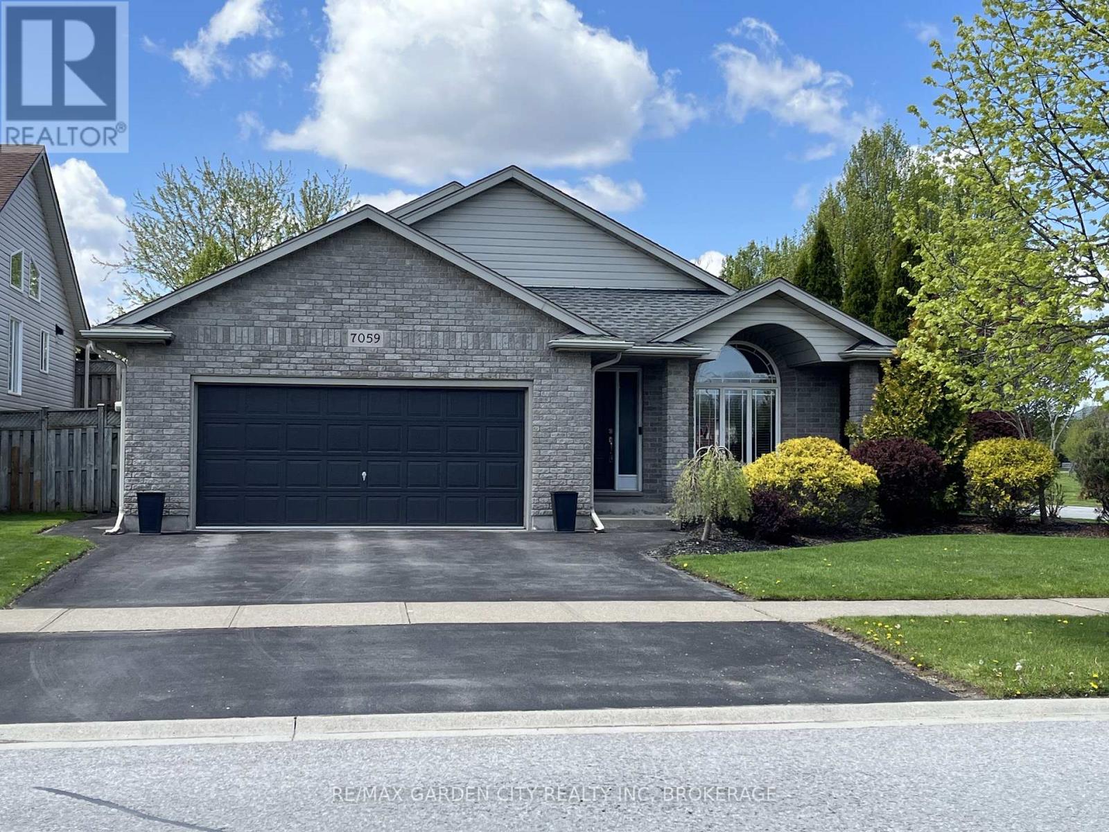 7059 Parkside Road, Niagara Falls, Ontario  L2H 3L6 - Photo 9 - X12962606