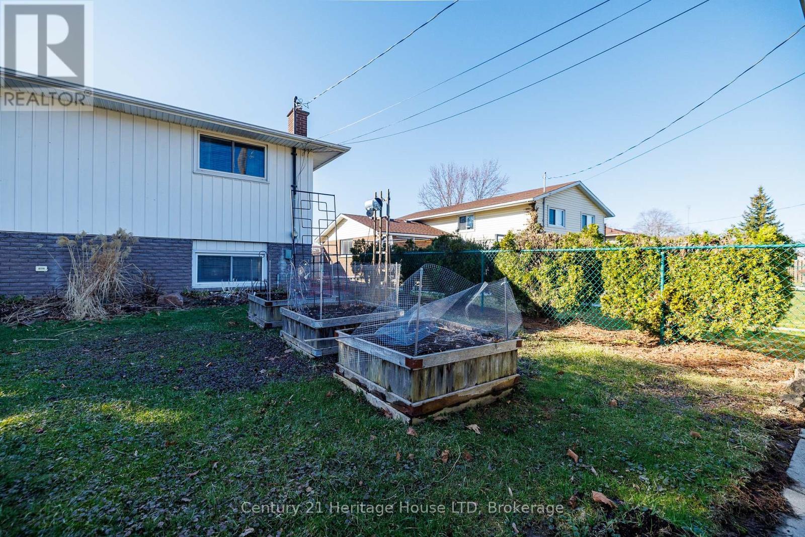 3112 Ussher Street, Niagara Falls, Ontario  L2G 6M2 - Photo 40 - X12964964