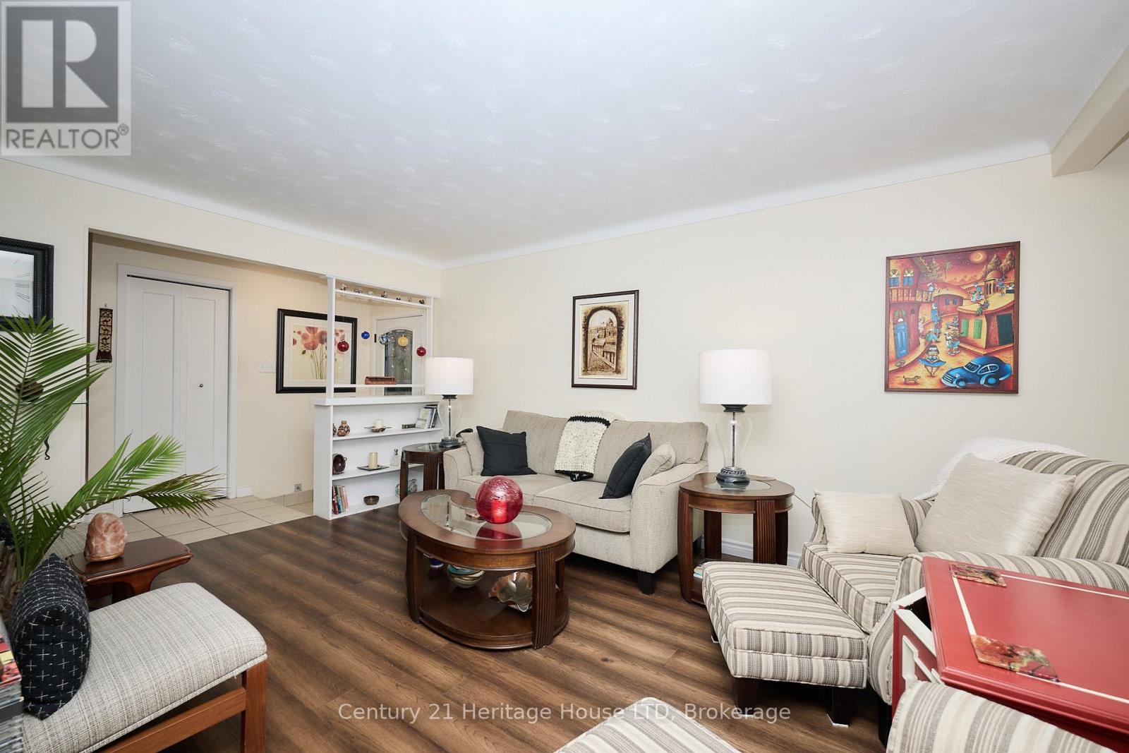 3112 Ussher Street, Niagara Falls, Ontario  L2G 6M2 - Photo 9 - X12964964