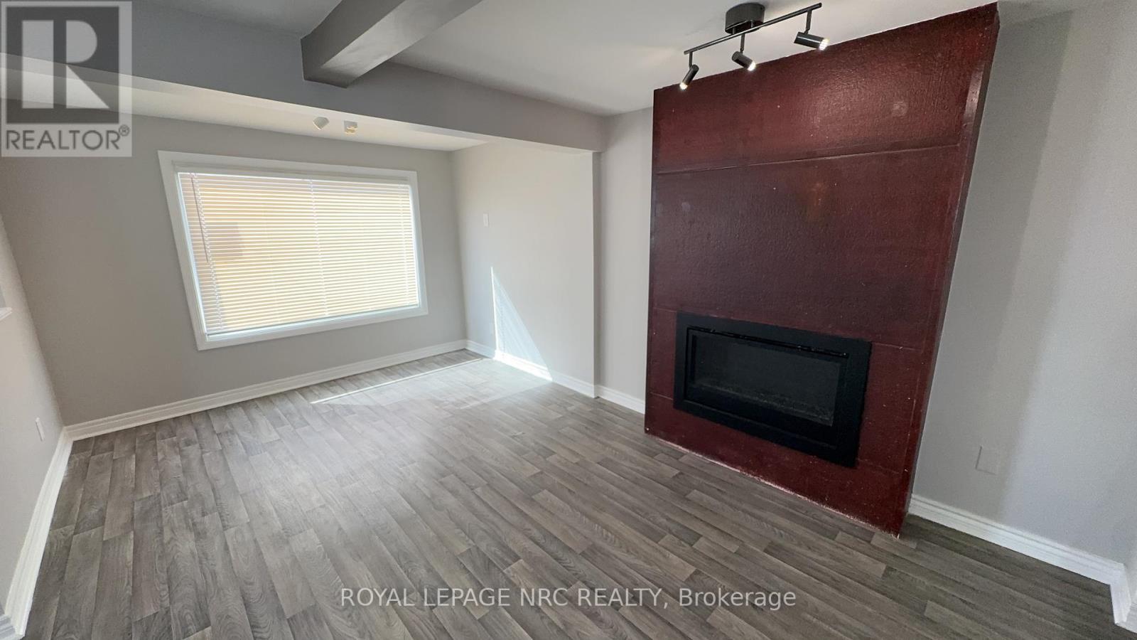 10 Thorold Road, Welland, Ontario  L3C 3T2 - Photo 10 - X12965398