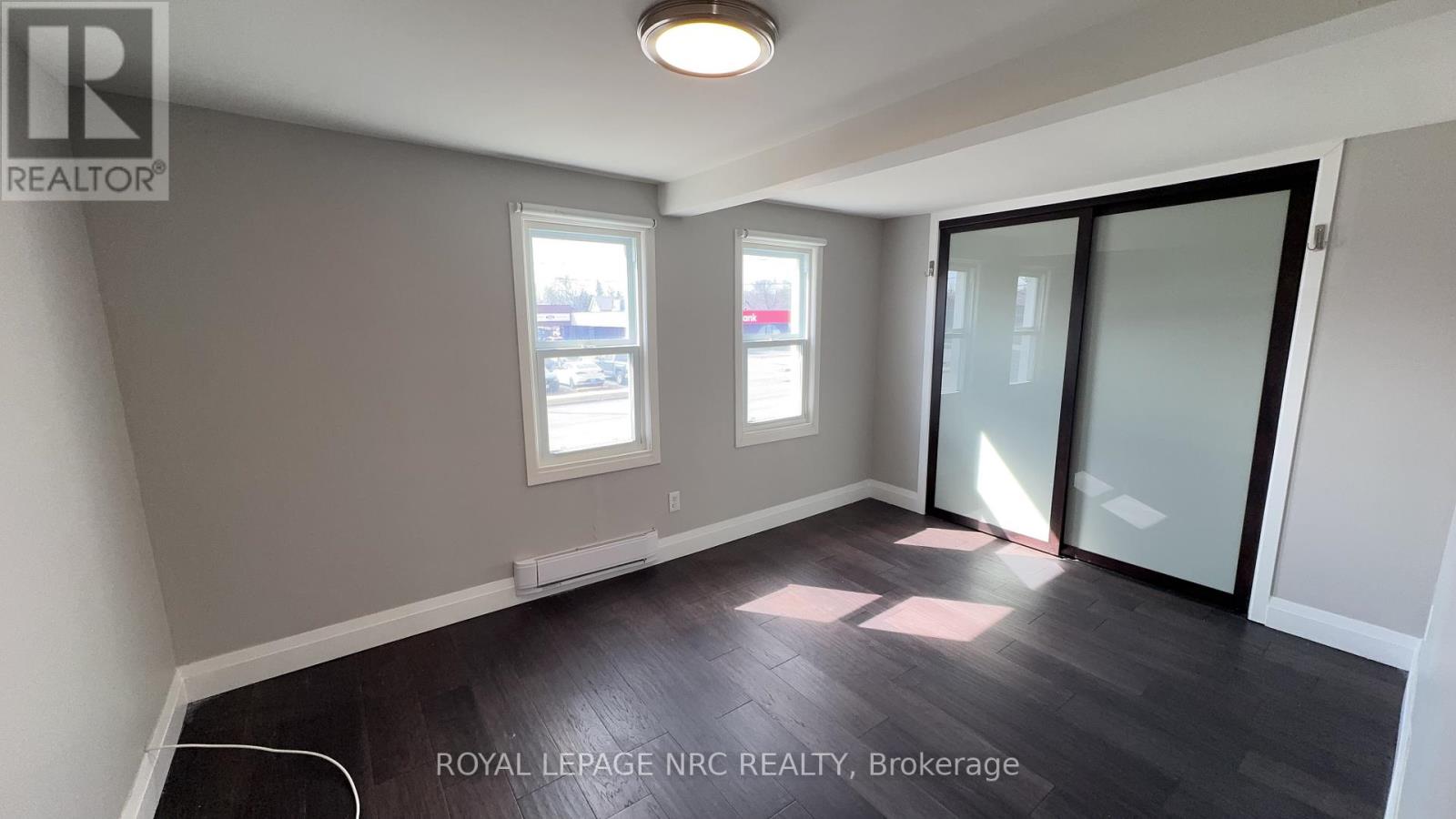 10 Thorold Road, Welland, Ontario  L3C 3T2 - Photo 11 - X12965398