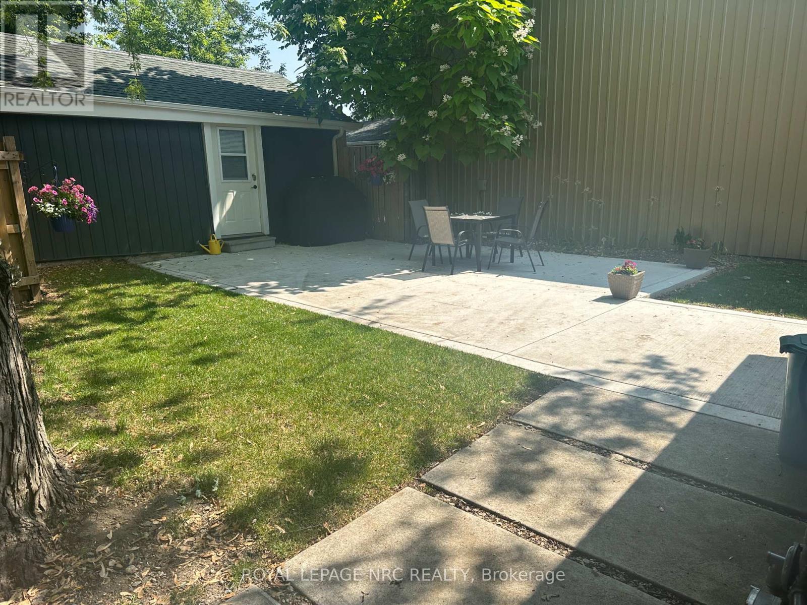 10 Thorold Road, Welland, Ontario  L3C 3T2 - Photo 30 - X12965398