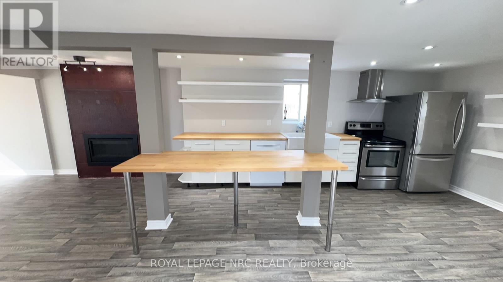 10 Thorold Road, Welland, Ontario  L3C 3T2 - Photo 8 - X12965398