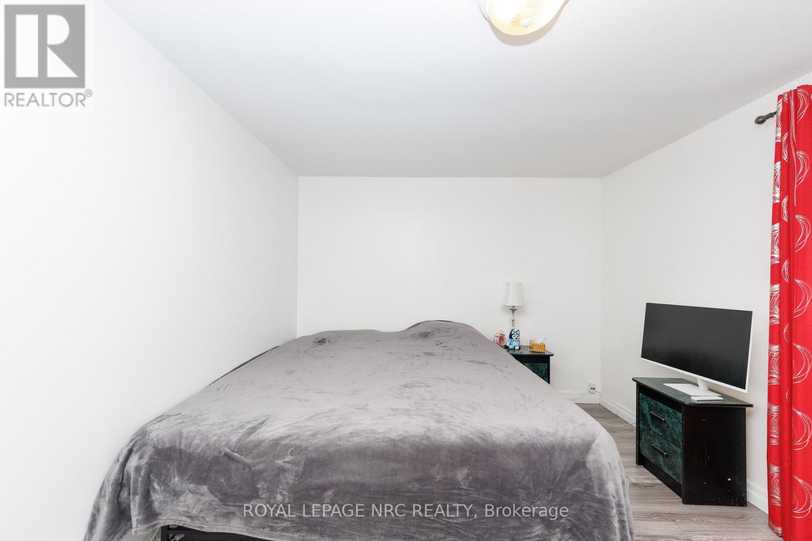 14 Roxborough Court, St. Catharines, Ontario  L2M 6E3 - Photo 12 - X12965424