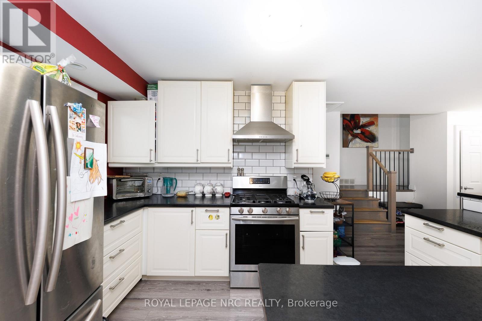 14 Roxborough Court, St. Catharines, Ontario  L2M 6E3 - Photo 6 - X12965424