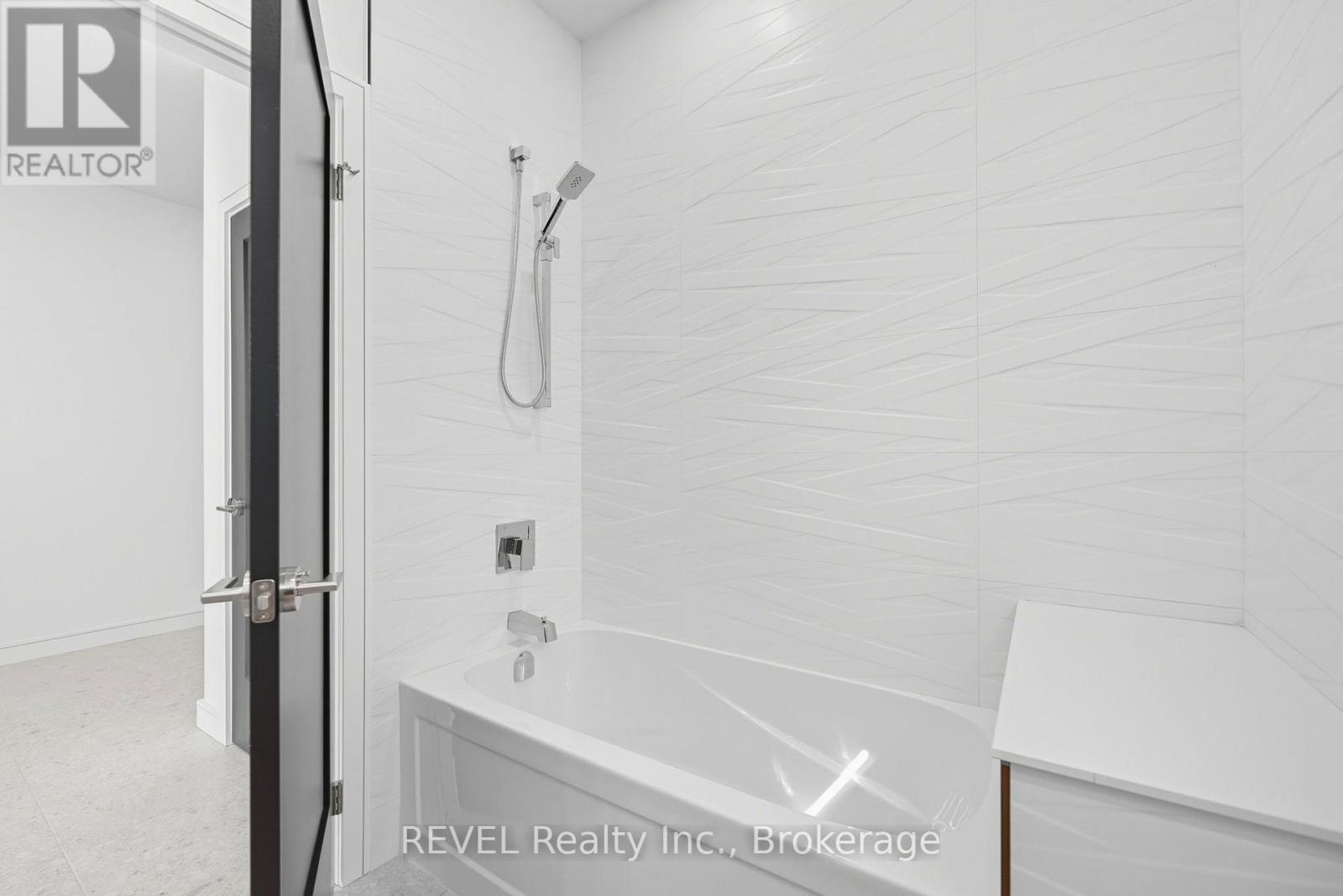 40 Ivy Crescent, Thorold, Ontario  L2V 0J9 - Photo 27 - X12968150