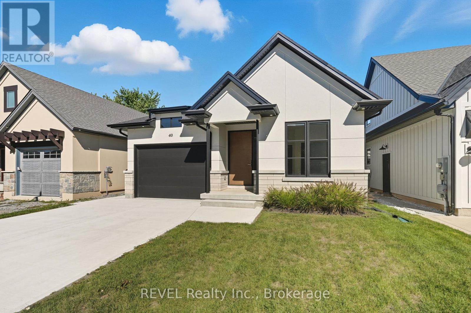 40 Ivy Crescent, Thorold, Ontario  L2V 0J9 - Photo 3 - X12968150