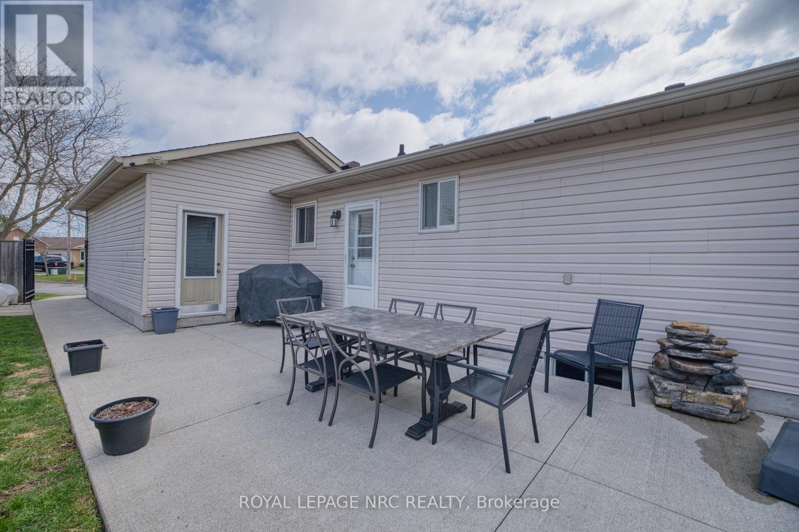 16 Leonard Drive, St. Catharines, Ontario  L2S 3V2 - Photo 33 - X12968262