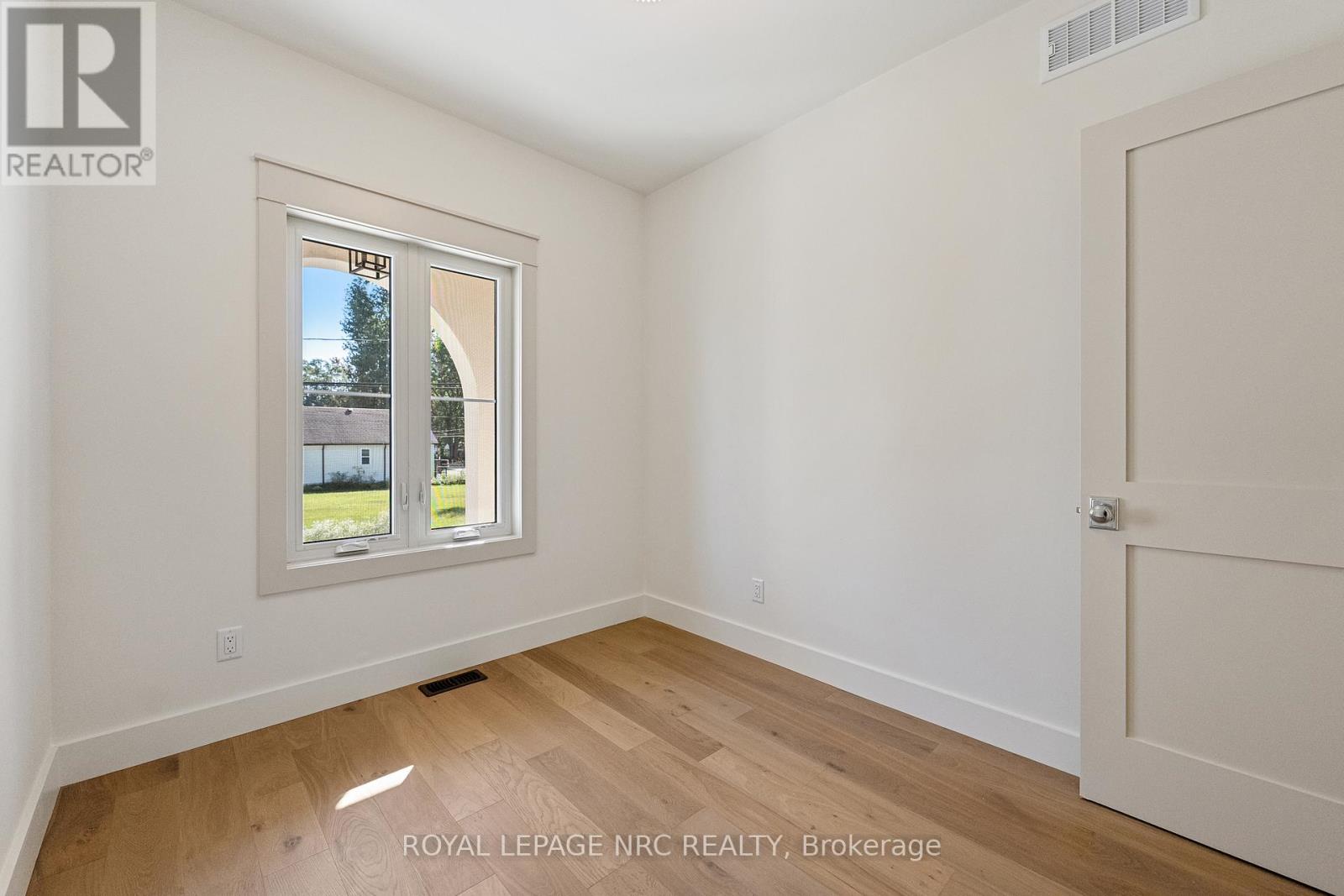 4058 Glenspring Road, Fort Erie, Ontario  L0S 1B0 - Photo 6 - X12969934
