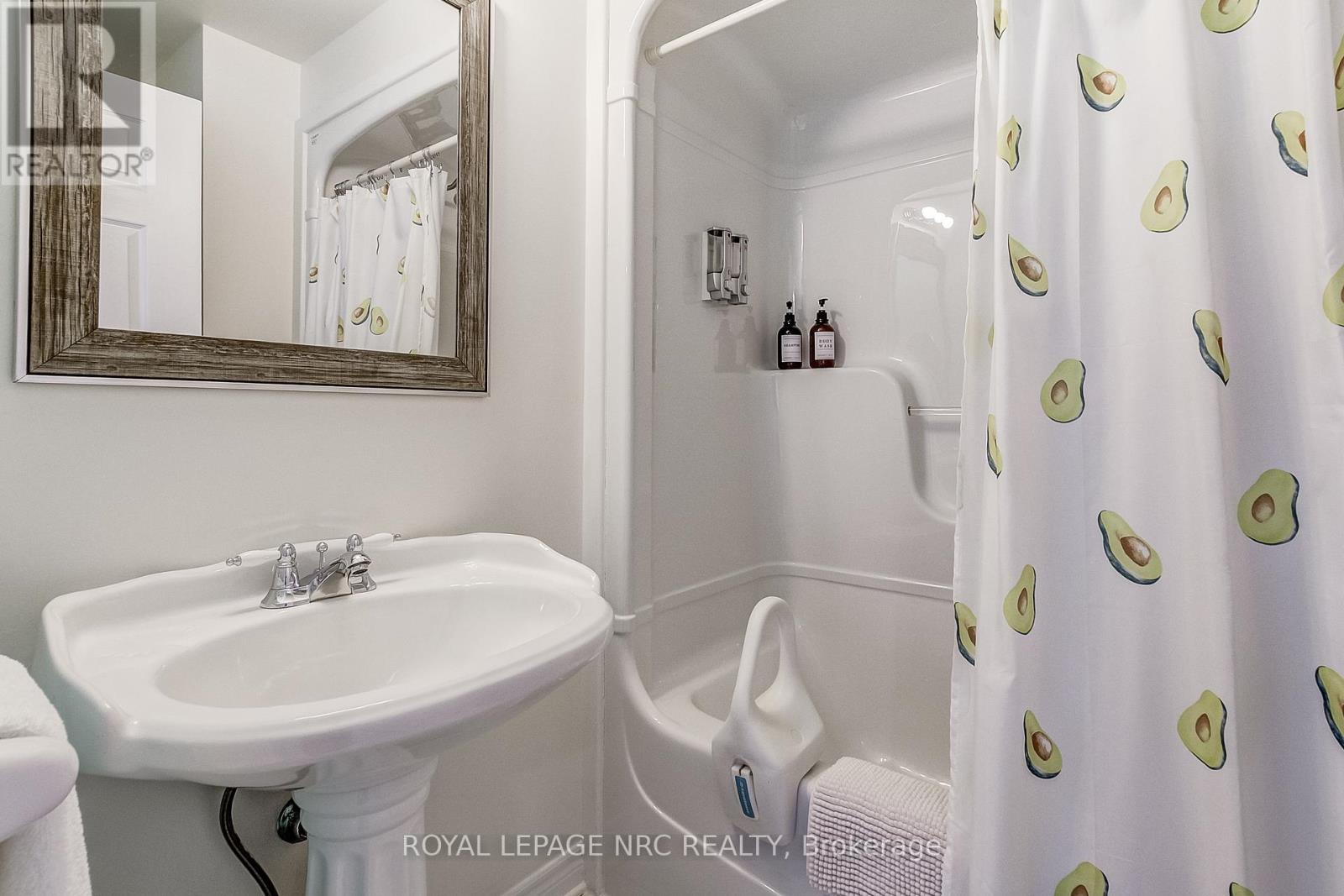 330 Gate Street, Niagara-On-The-Lake, Ontario  L0S 1J0 - Photo 19 - X12972490