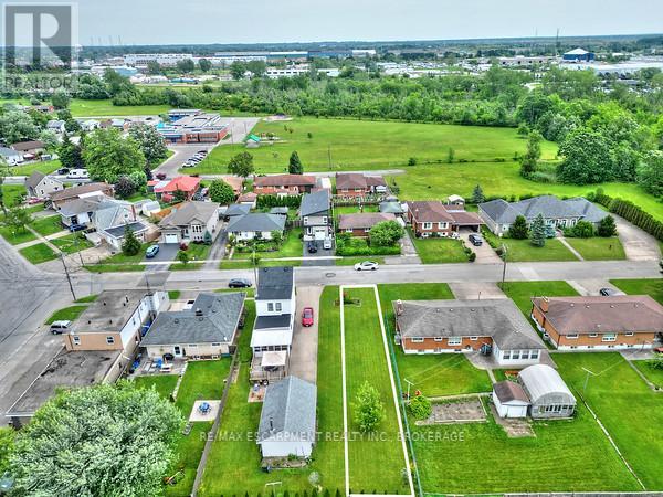 314 Marshall Avenue, Welland, Ontario  L3C 2N6 - Photo 3 - X12973586