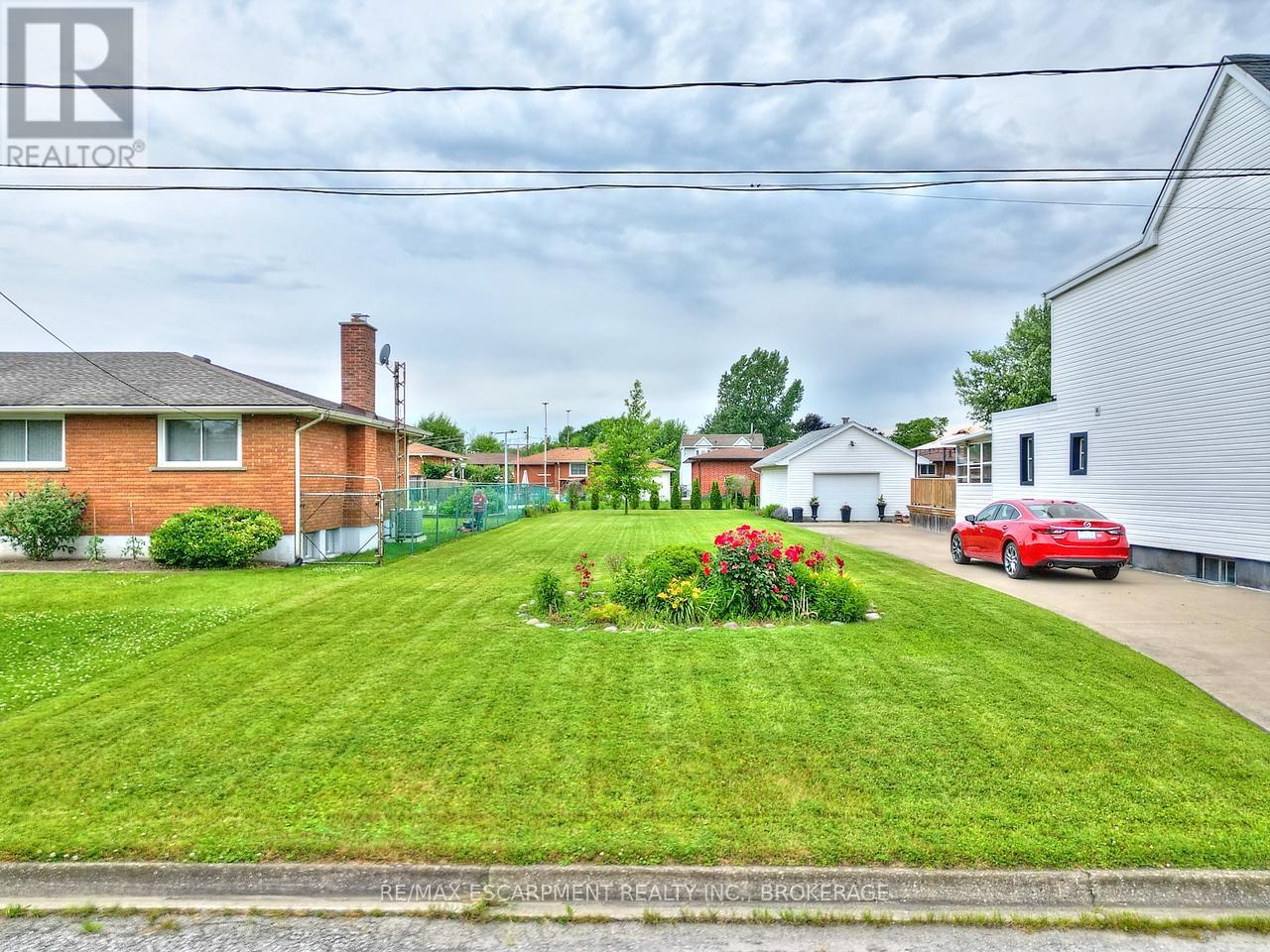 314 Marshall Avenue, Welland, Ontario  L3C 2N6 - Photo 4 - X12973586