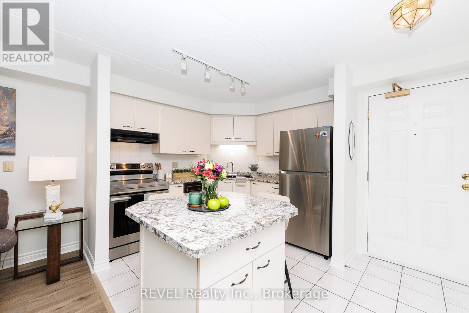 301 - 3364 Montrose Road, Niagara Falls, Ontario  L2H 0J8 - Photo 6 - X12975438