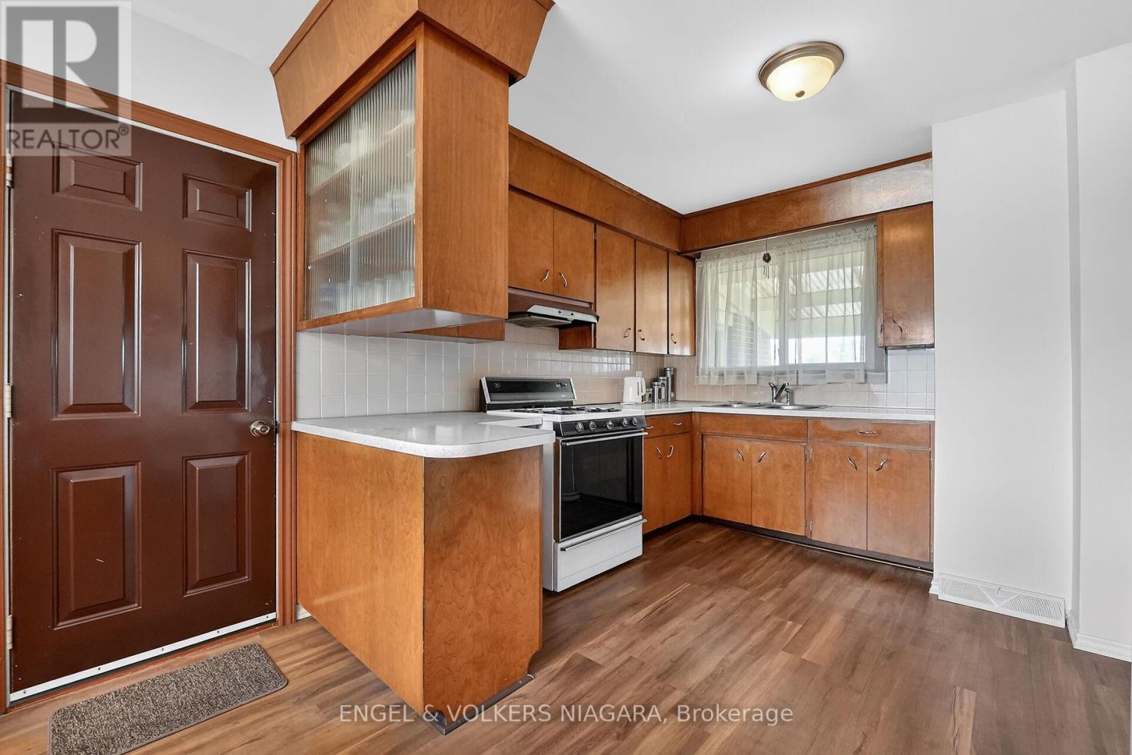 260 St. Paul Street W, St. Catharines, Ontario  L2S 2E7 - Photo 11 - X12977760