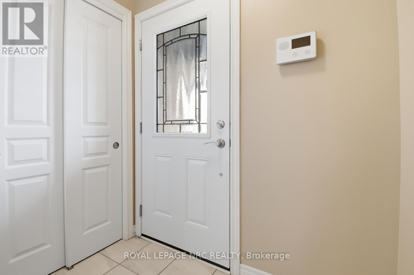 323 Silverwood Avenue, Welland, Ontario  L3C 0C5 - Photo 5 - X12977986