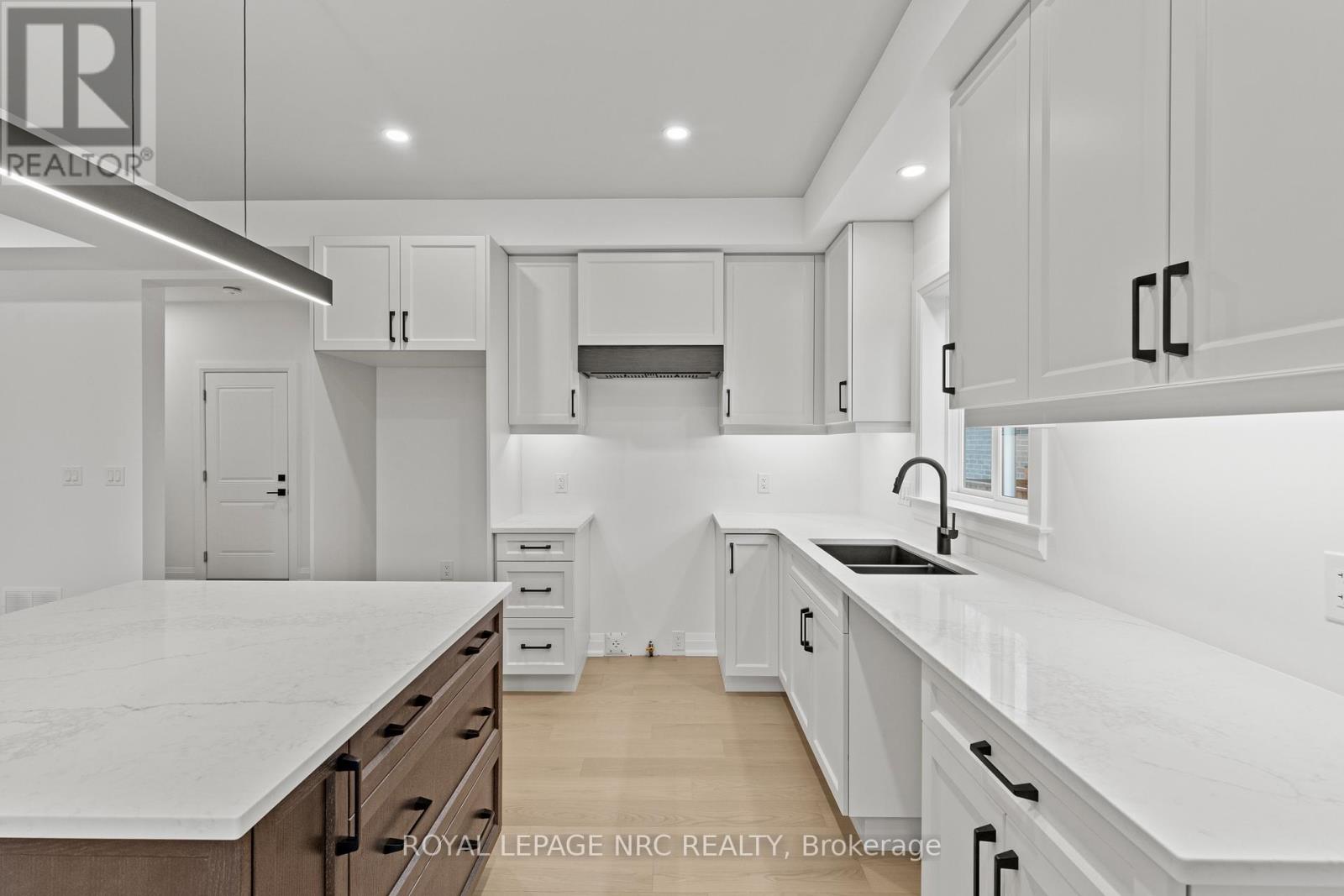 4705 Lee Avenue, Niagara Falls, Ontario  L2H 1M7 - Photo 9 - X12979020